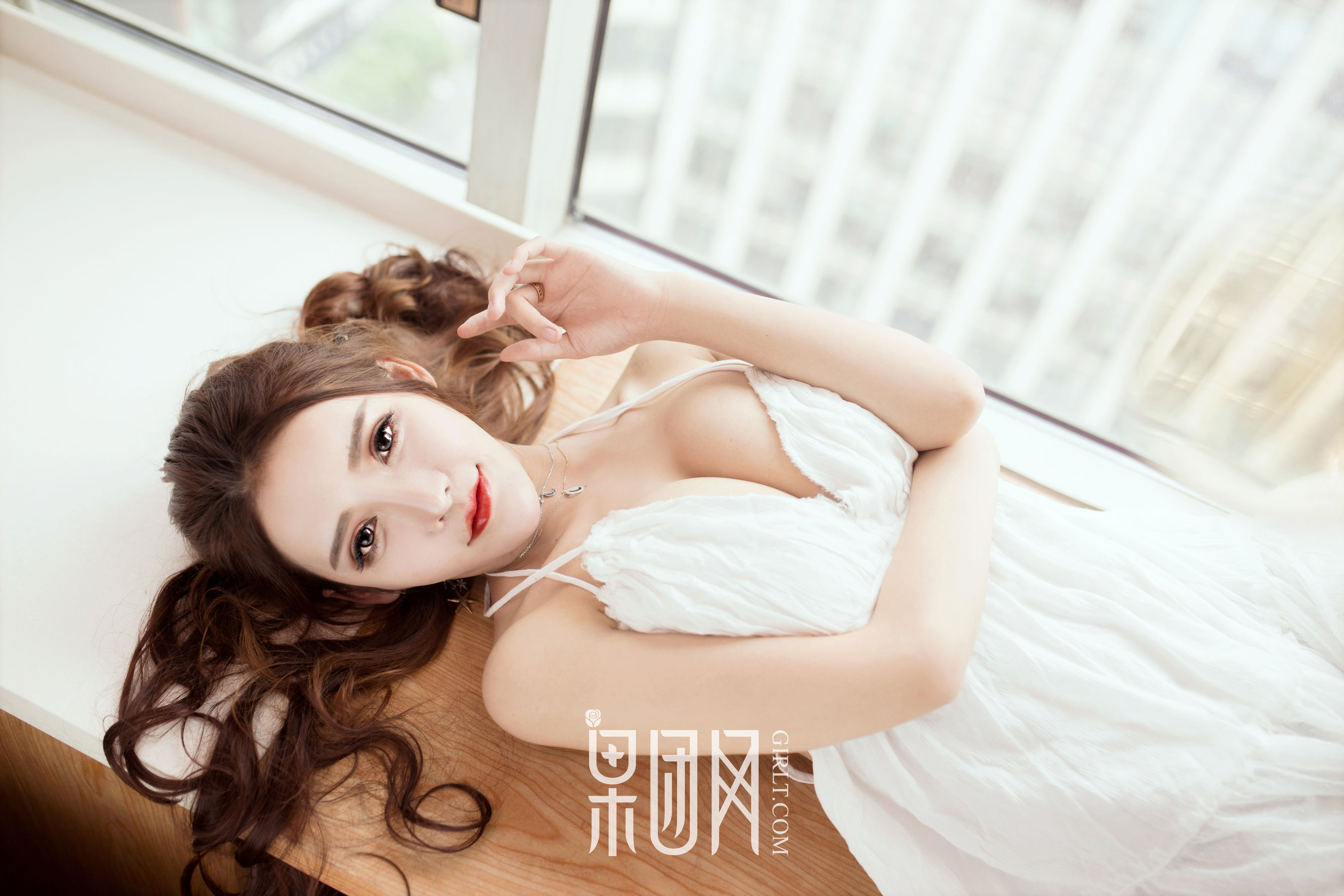 Lunana-lee《爆乳萝莉 尺度全开阳台大玩露出》 [果团网Girlt] No.011