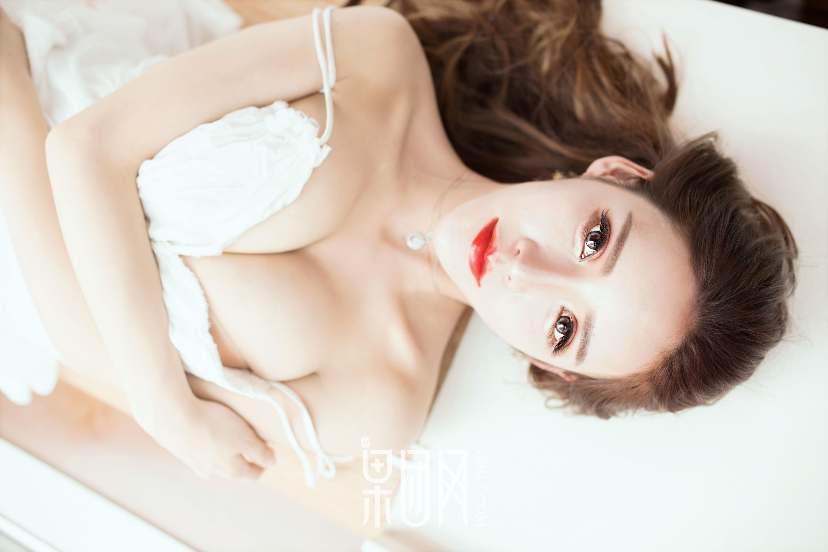 Lunana-lee《爆乳萝莉 尺度全开阳台大玩露出》 [果团网Girlt] No.011