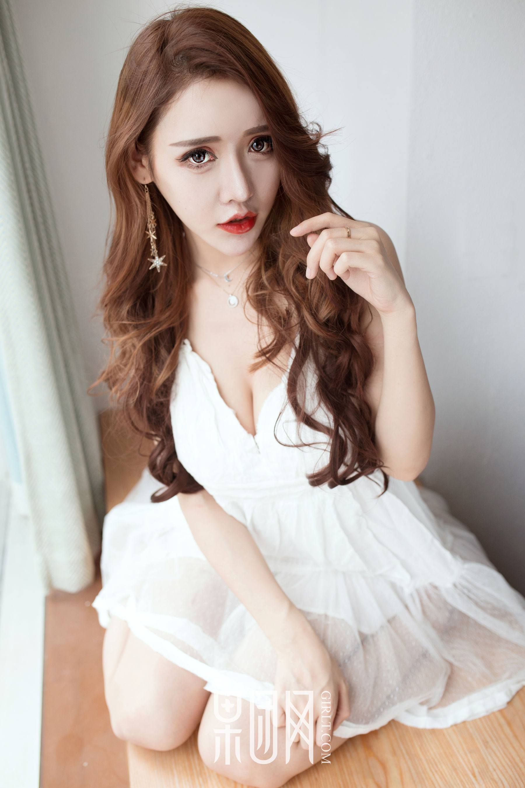 Lunana-lee《爆乳萝莉 尺度全开阳台大玩露出》 [果团网Girlt] No.011