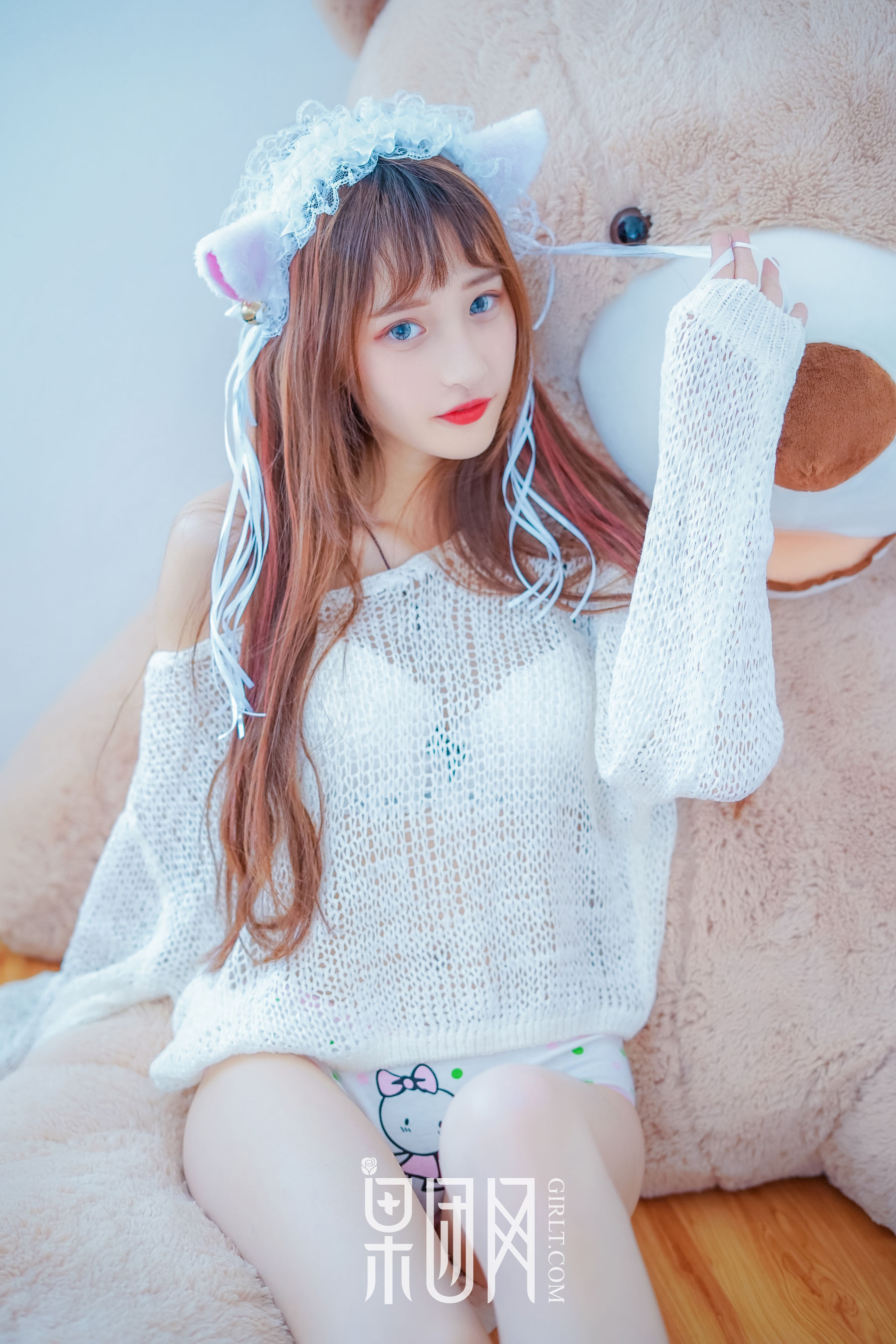 little贝殼《裸露香肩美背大玩cosplay》 [果团网Girlt] No.022