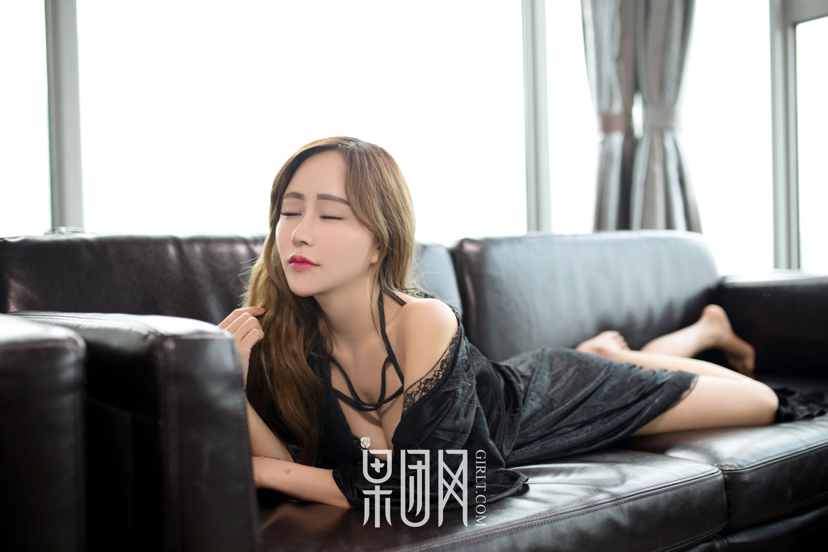 何梦兮Stacy《爆乳装御姐玩转制服诱惑》 [果团网Girlt] No.027
