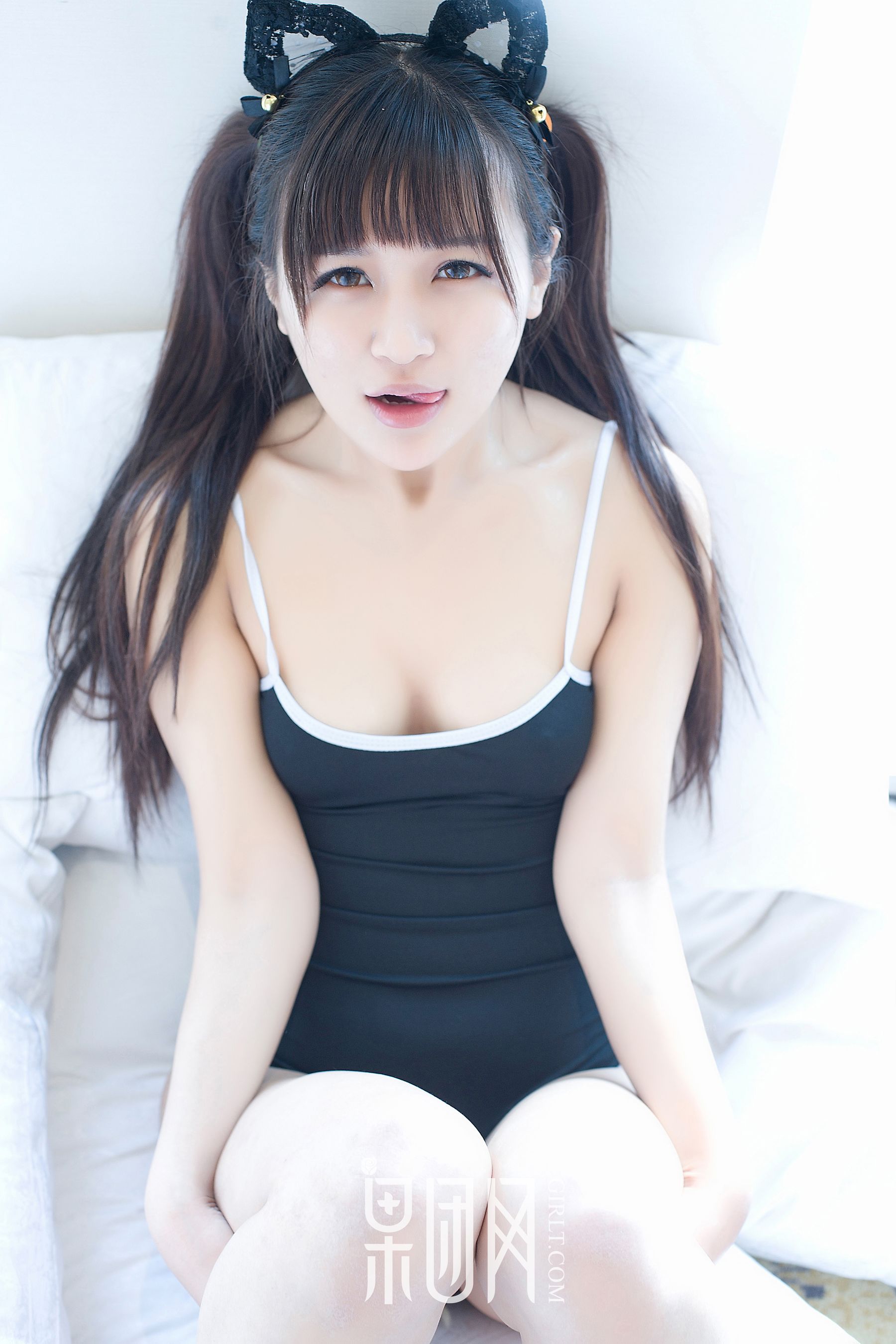 熙恩《日系连体运动服+日系吊带深沟》 [果团网Girlt] No.030