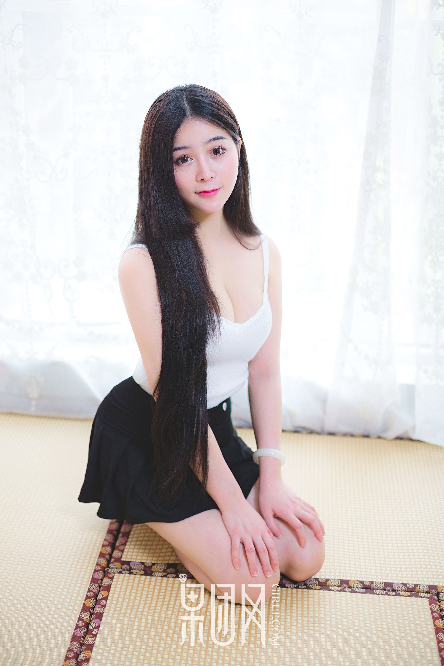 小伊伊《E奶美囡囡 娇俏玉兔精》 [果团网Girlt] No.039