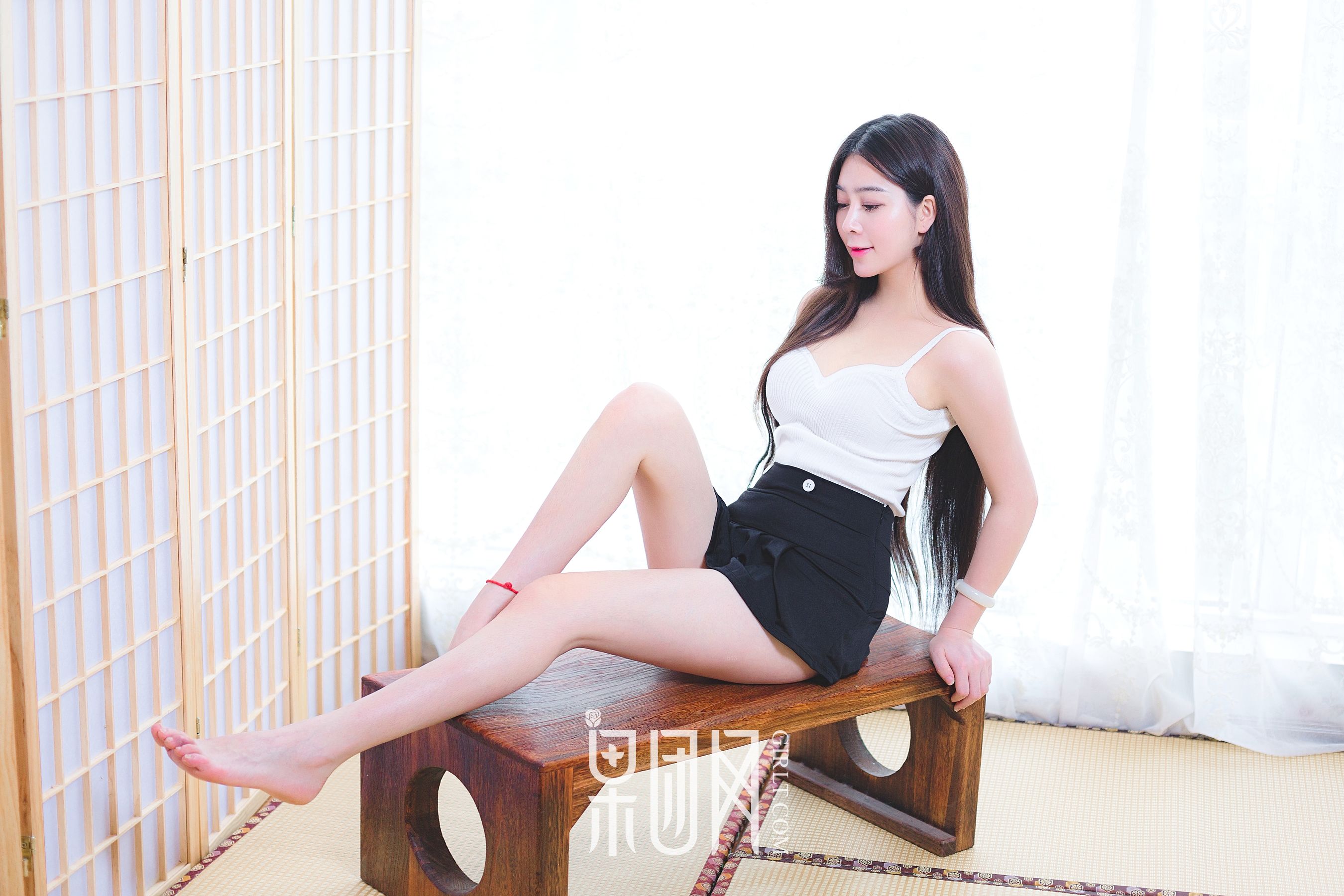 小伊伊《E奶美囡囡 娇俏玉兔精》 [果团网Girlt] No.039