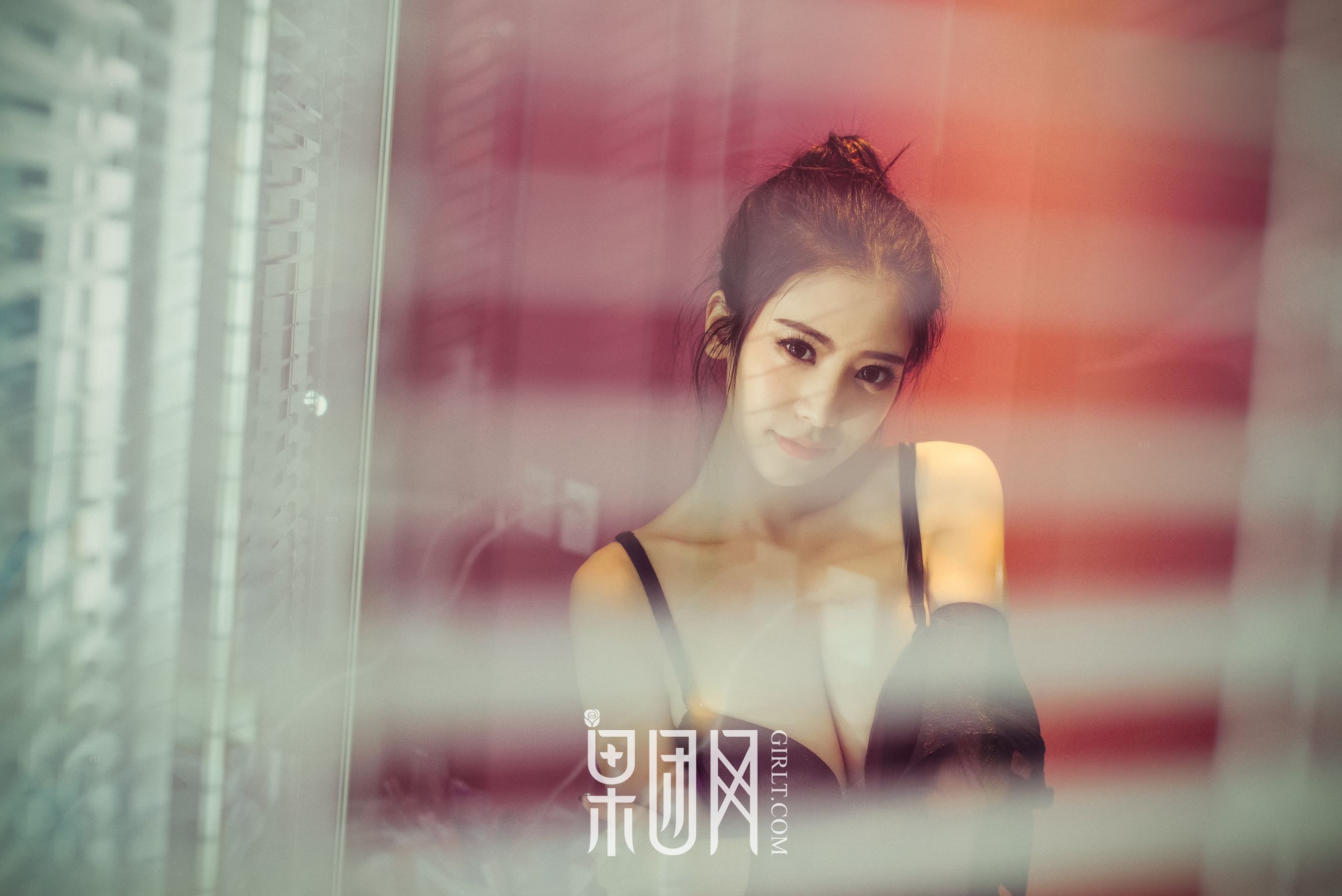 通灵儿《长腿嫩模 34D酥胸》 [果团网Girlt] No.040