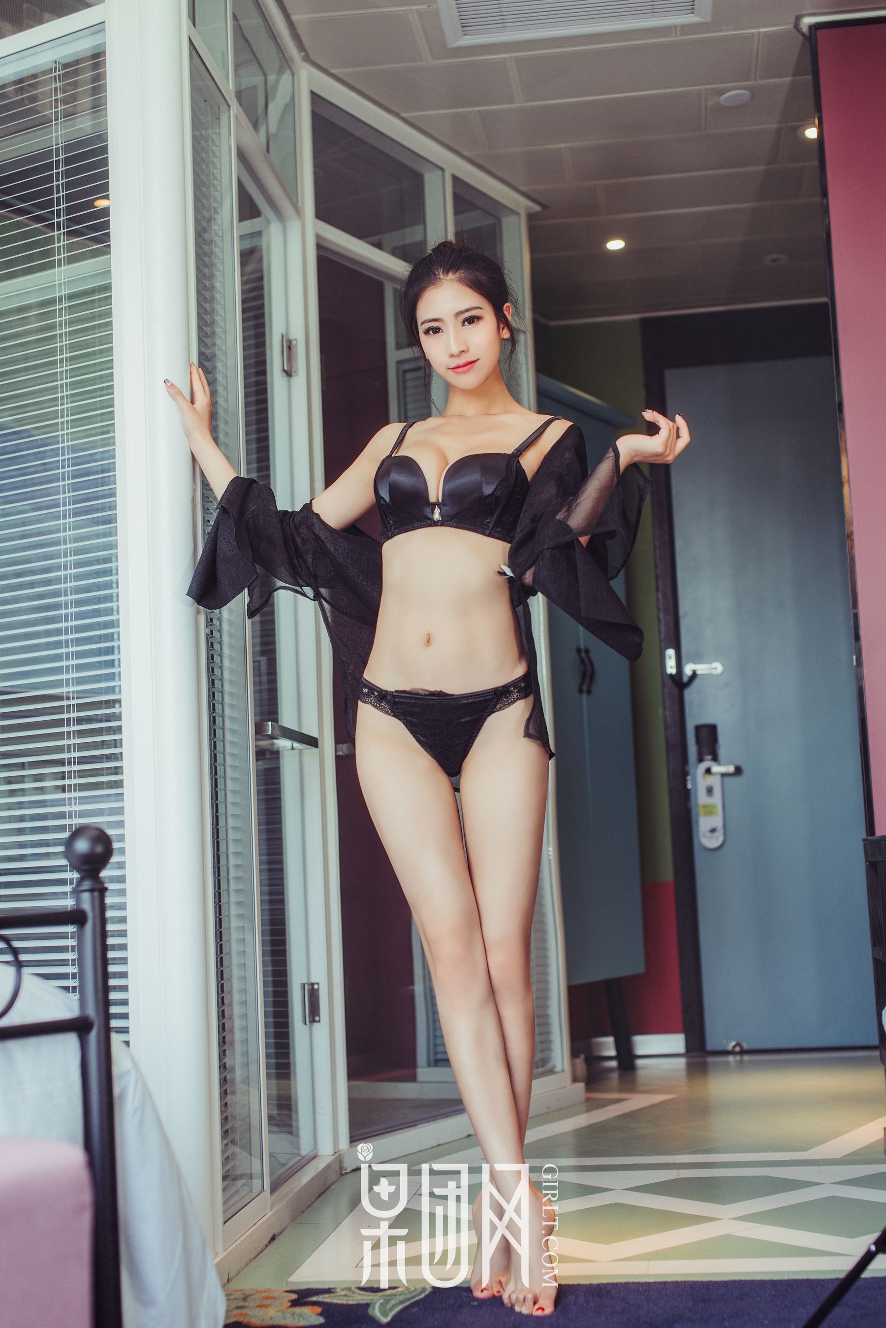 通灵儿《长腿嫩模 34D酥胸》 [果团网Girlt] No.040
