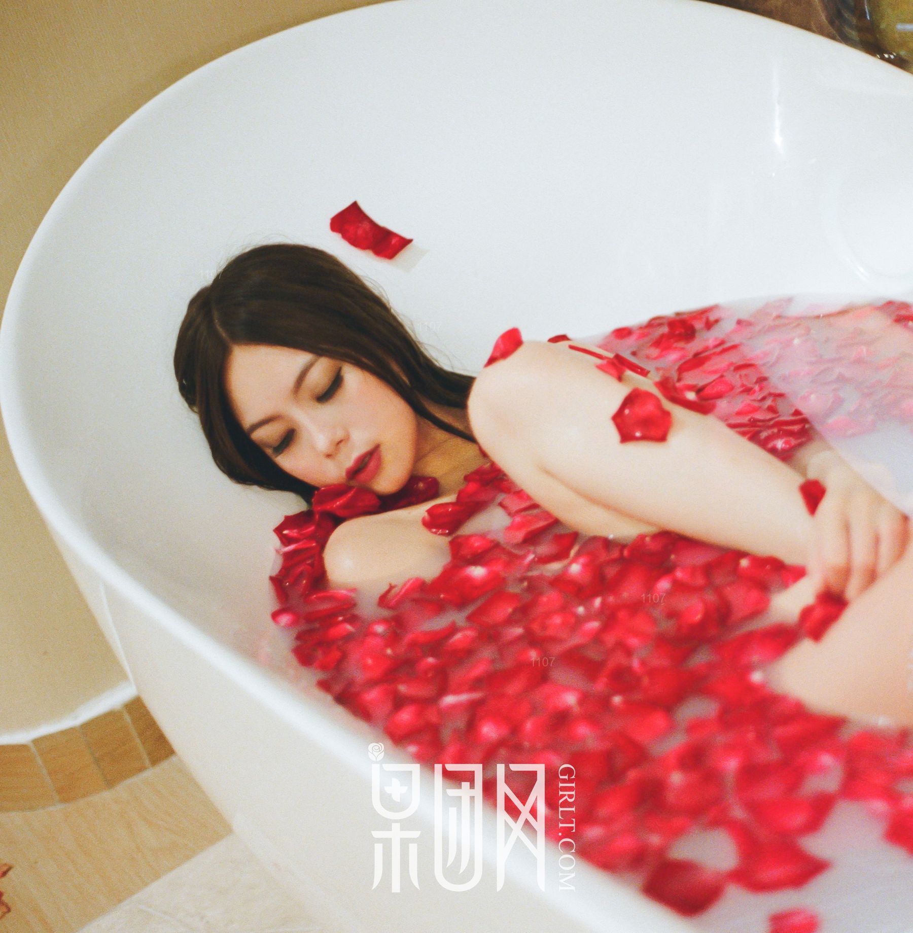 清纯女酮体如玉雪白嫩肤 [果团网Girlt] No.058