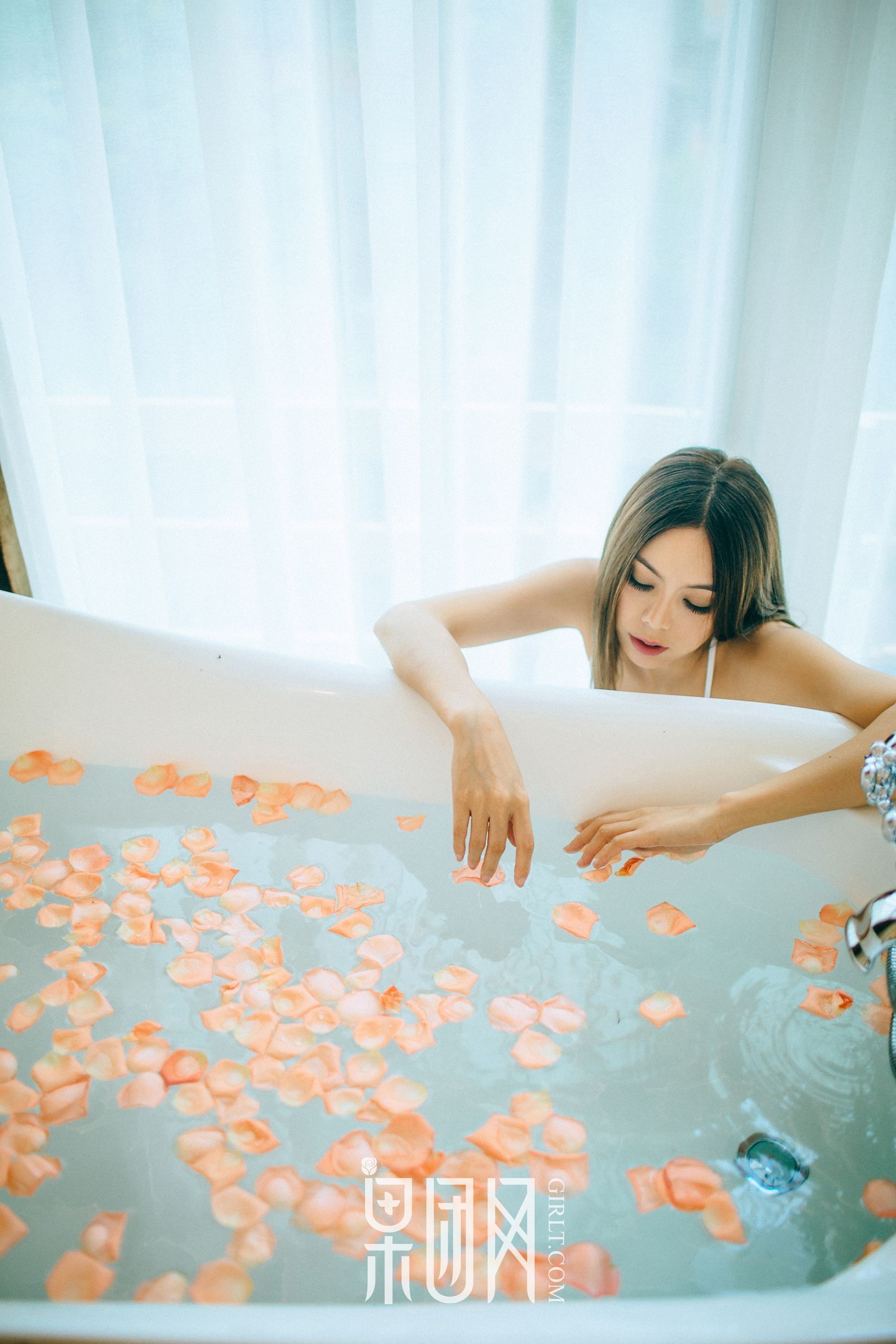 清纯女酮体如玉雪白嫩肤 [果团网Girlt] No.058