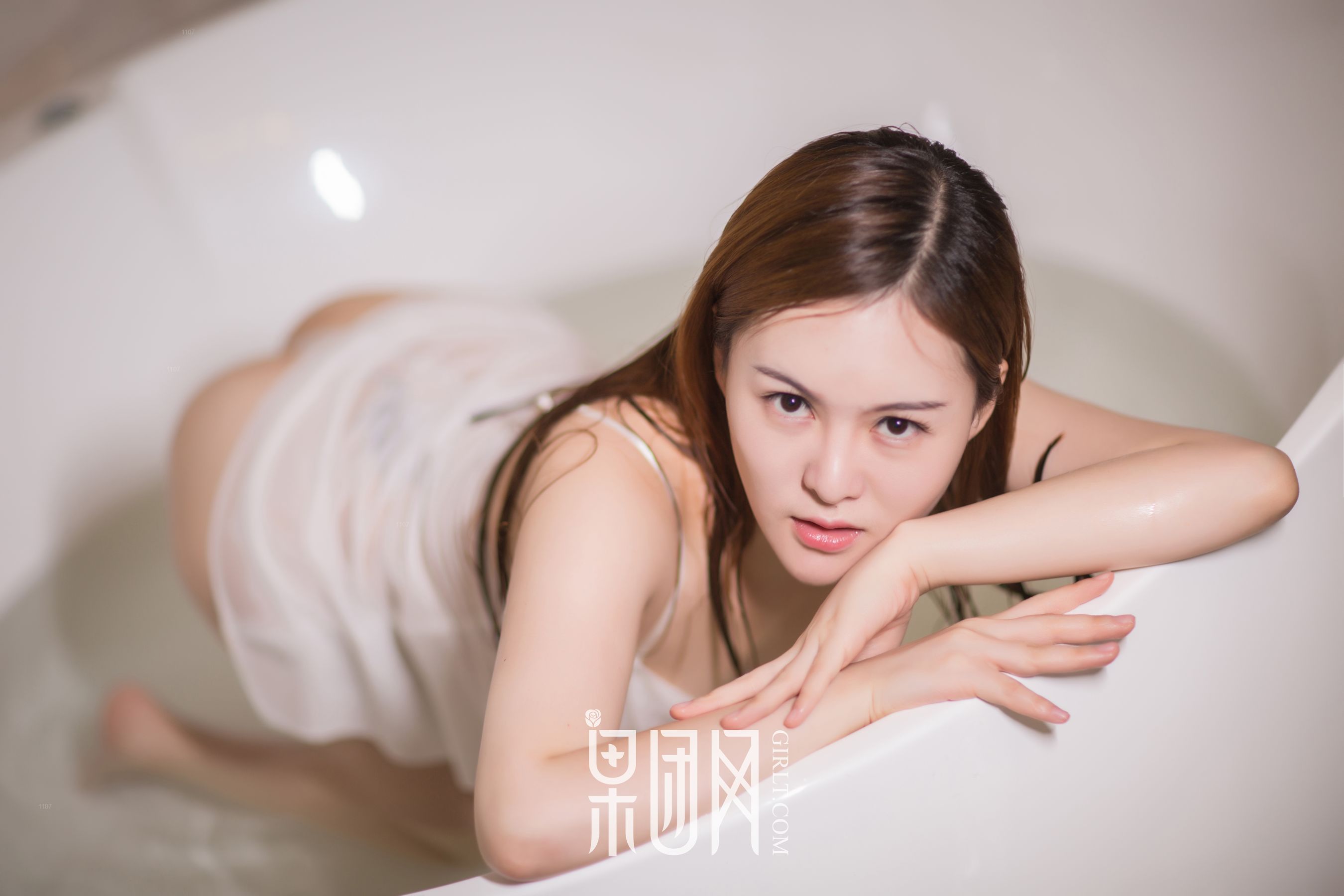 纹身女浴室湿身玩泡泡 [果团网Girlt] No.059