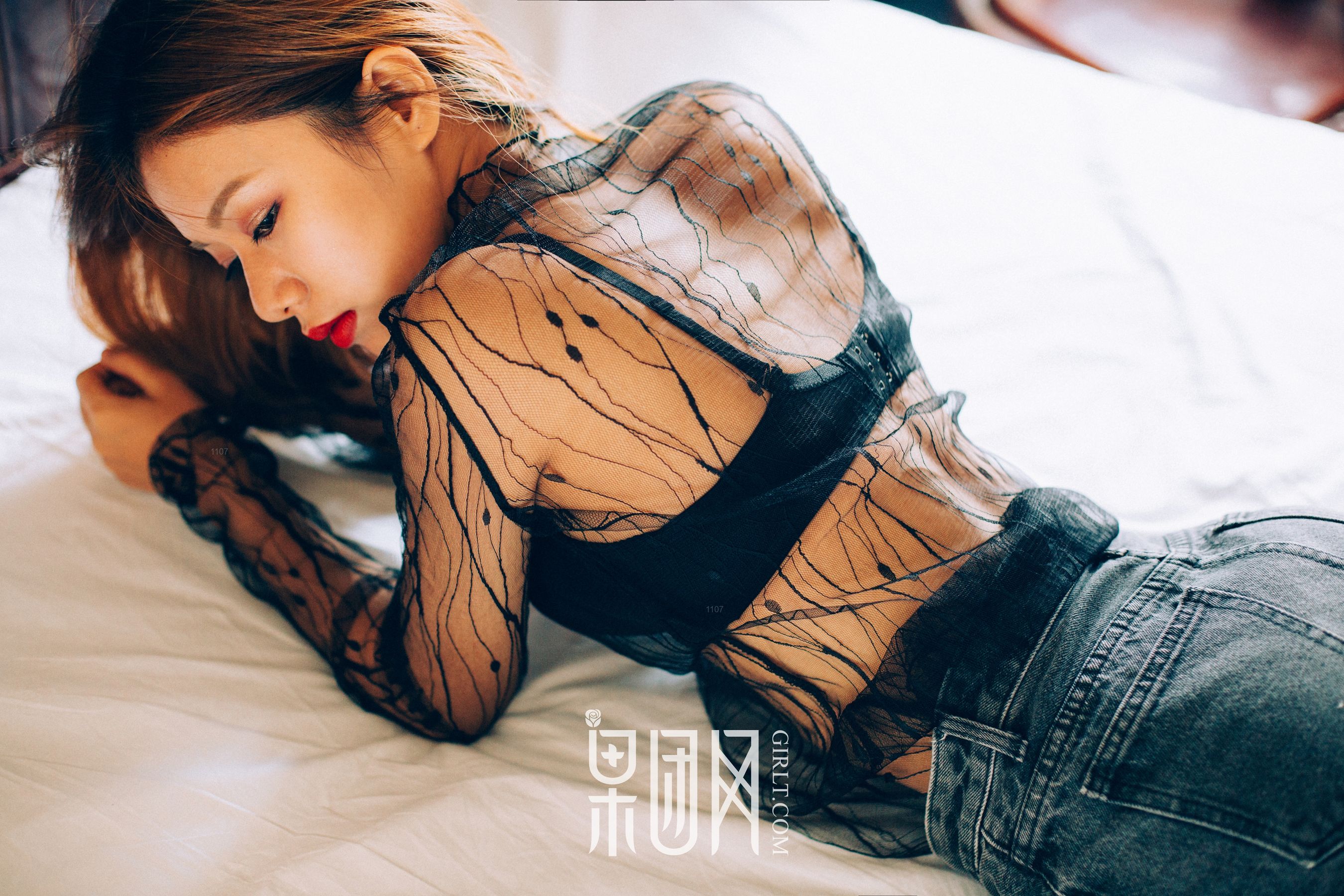 性感少女酥胸翘臀黑丝撩人 [果团网Girlt] No.068