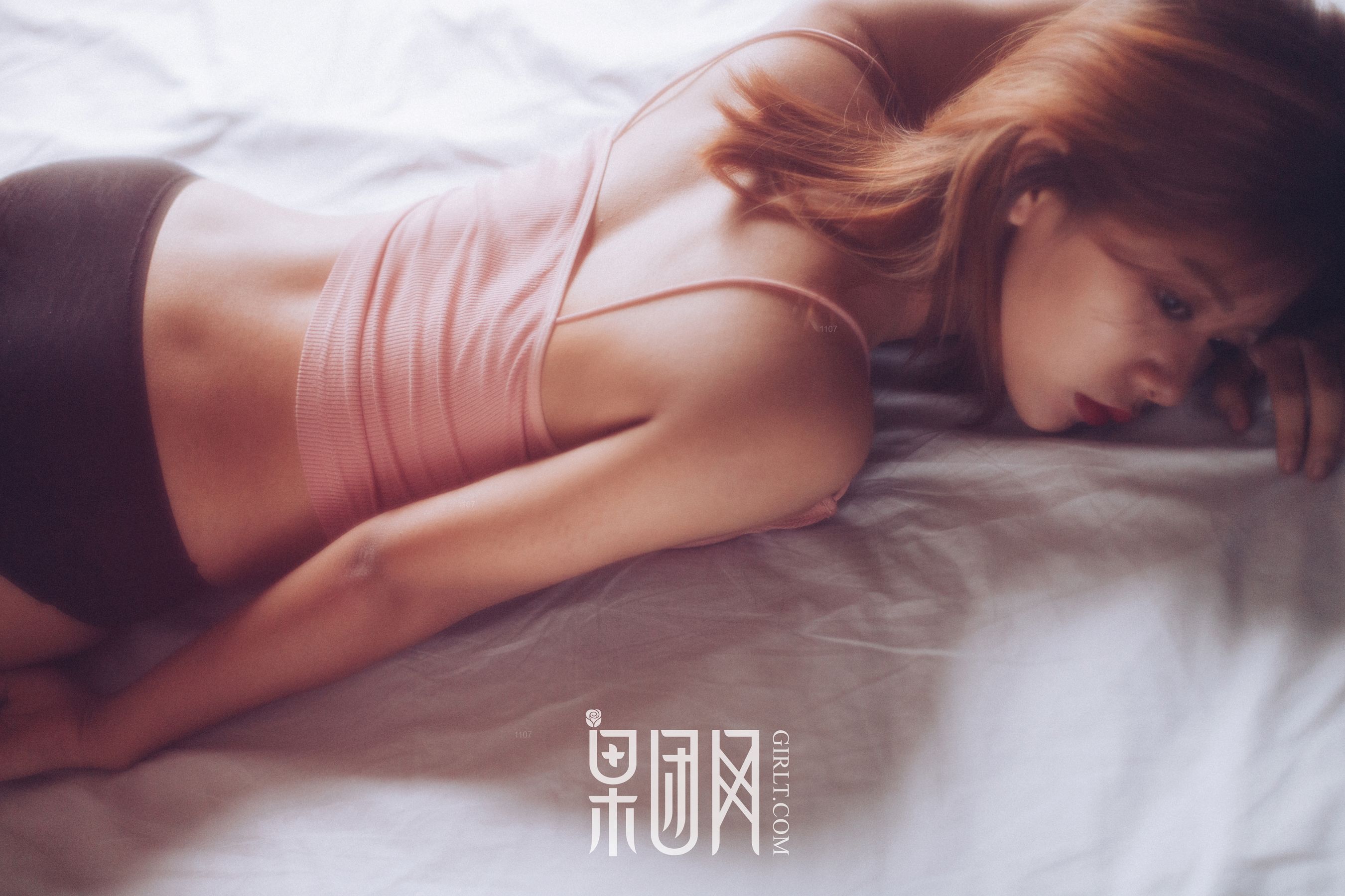 性感少女酥胸翘臀黑丝撩人 [果团网Girlt] No.068