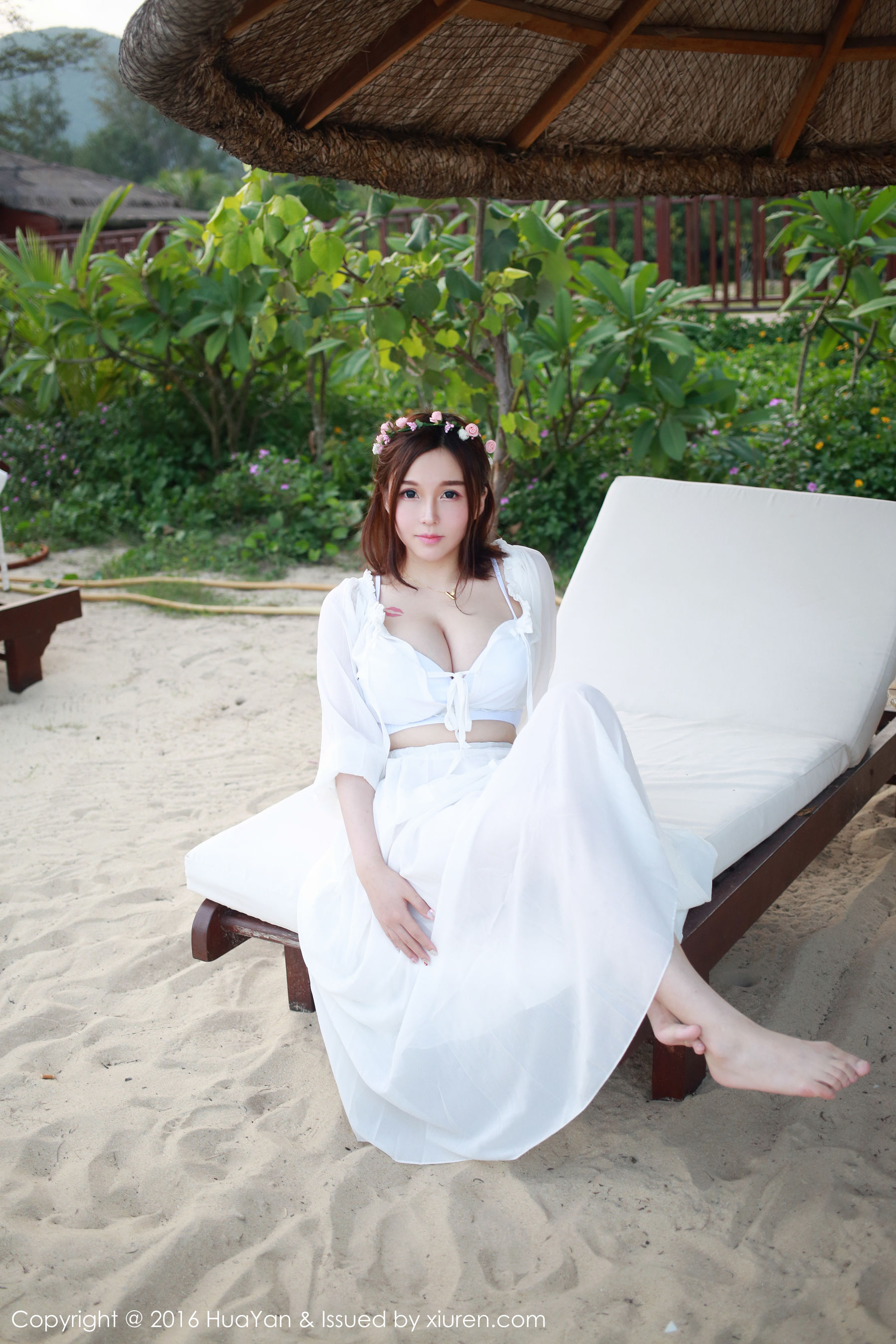沈蜜桃off《三亚旅拍第2套》 [花の颜HuaYan] VOL.012