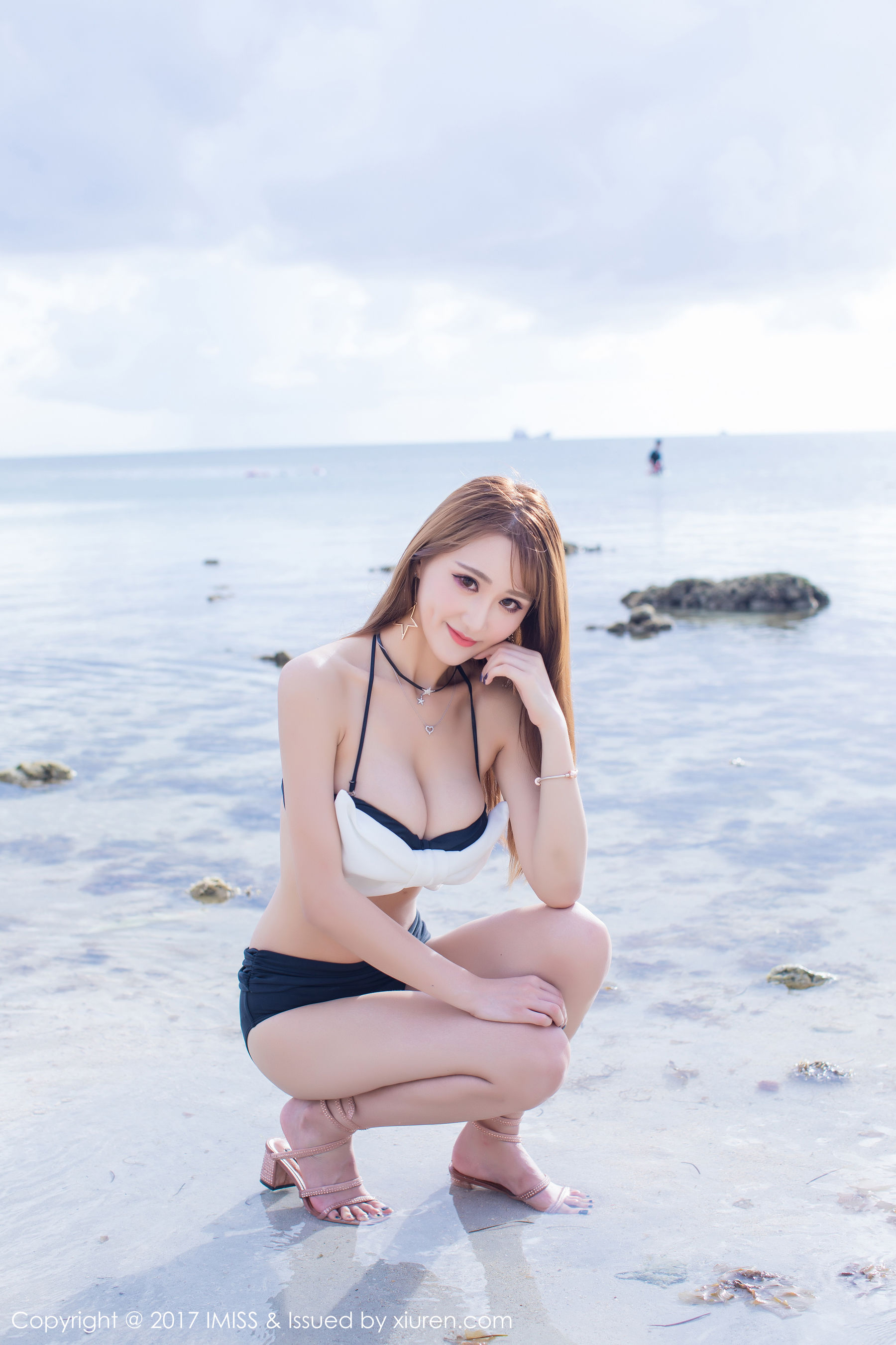 妤薇Vivian《气质出众，杨柳细腰》 [爱蜜社IMISS] VOL.179