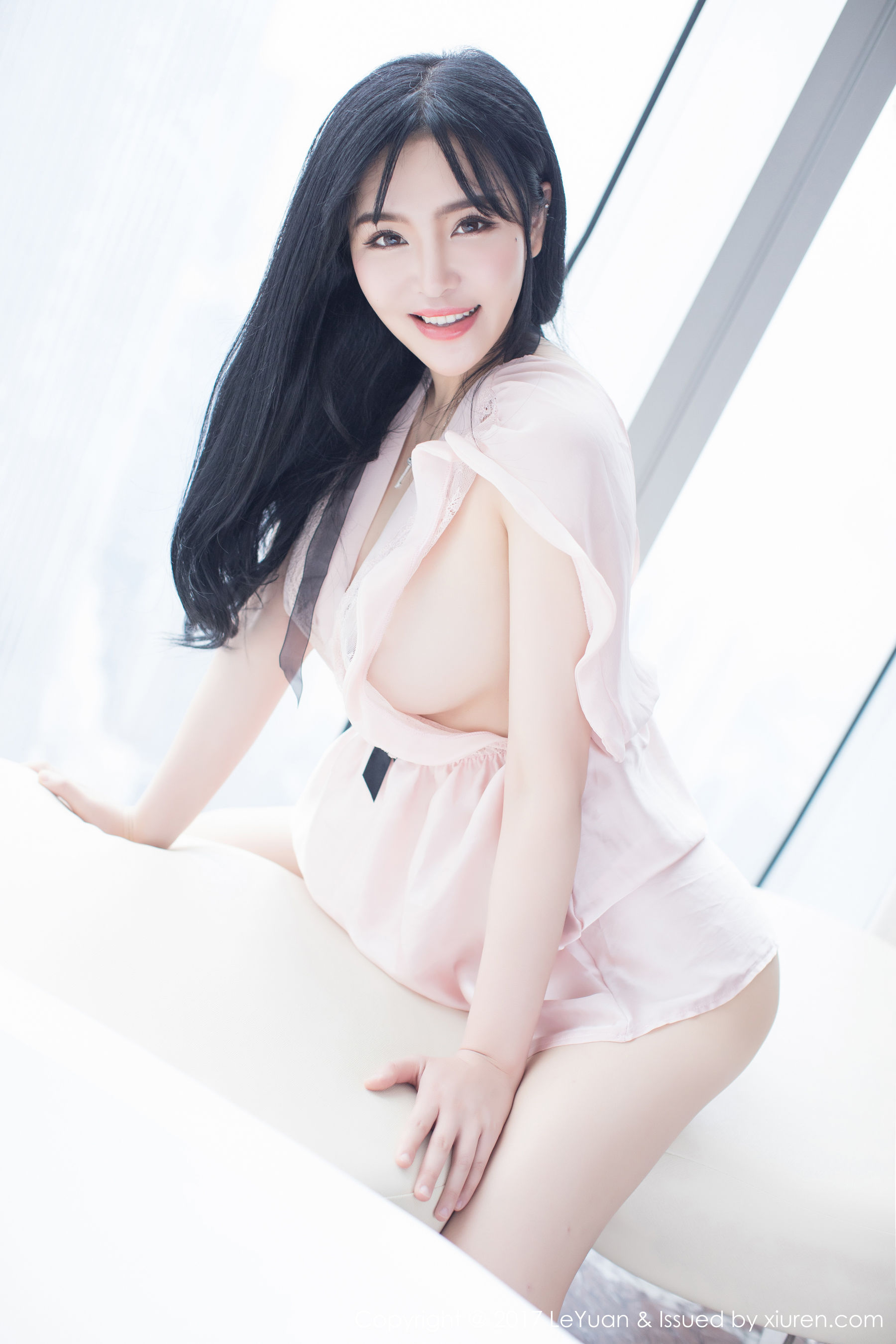 刘钰儿《粉嫩睡衣+白丝诱惑》 [星乐园LeYuan] VOL.046