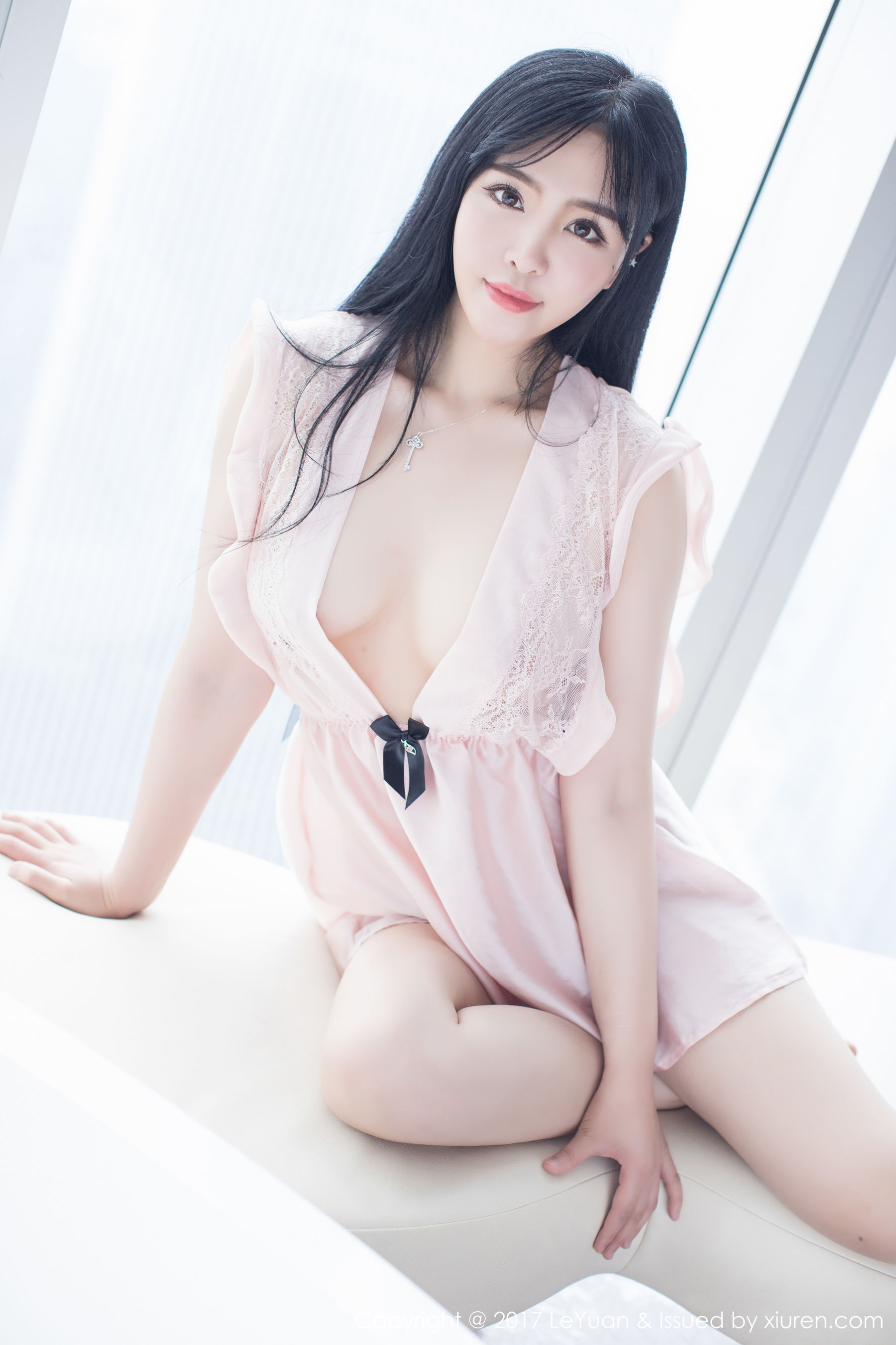 刘钰儿《粉嫩睡衣+白丝诱惑》 [星乐园LeYuan] VOL.046