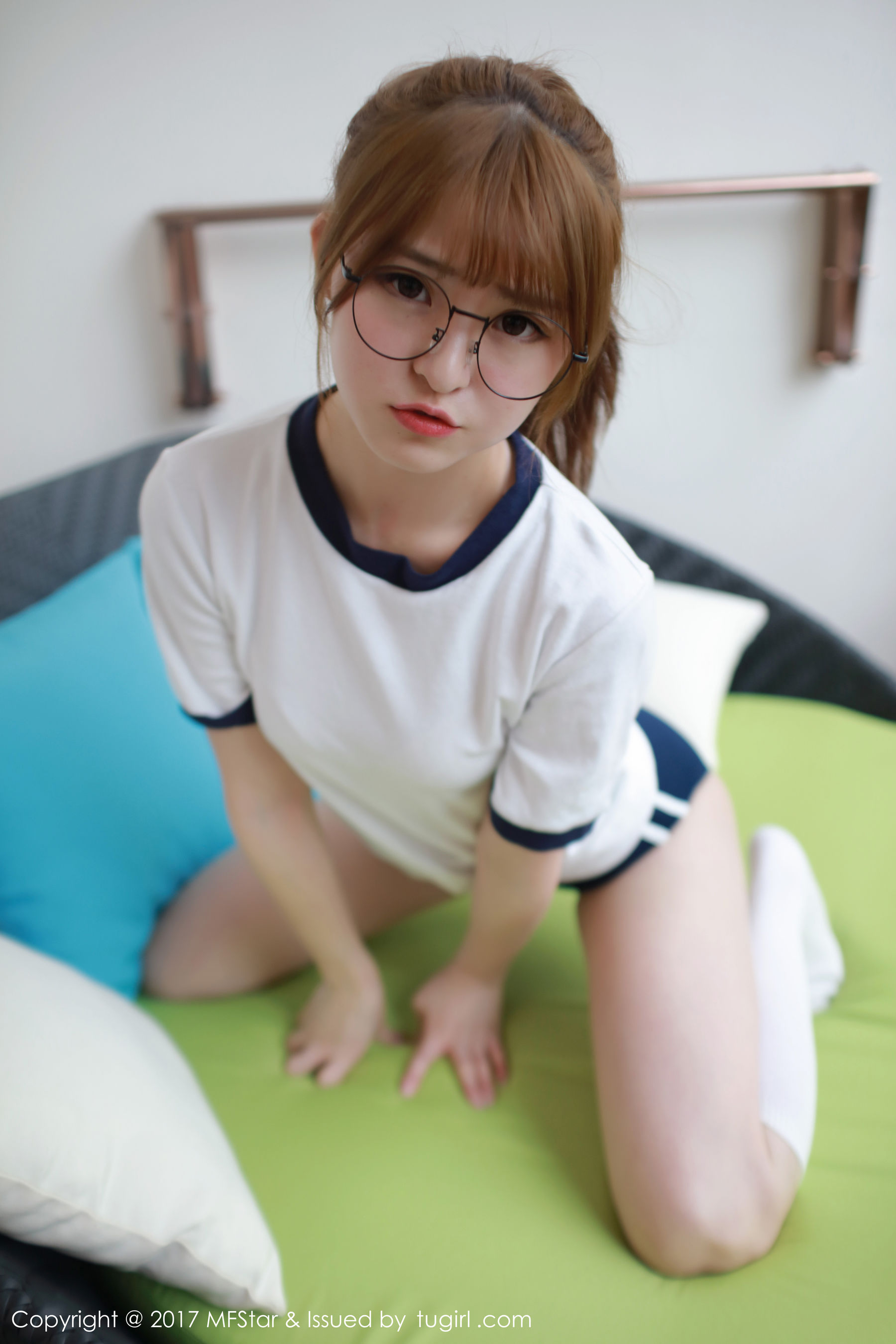伊小七MoMo《运动服装扮+眼镜OL》 [模范学院MFStar] Vol.090
