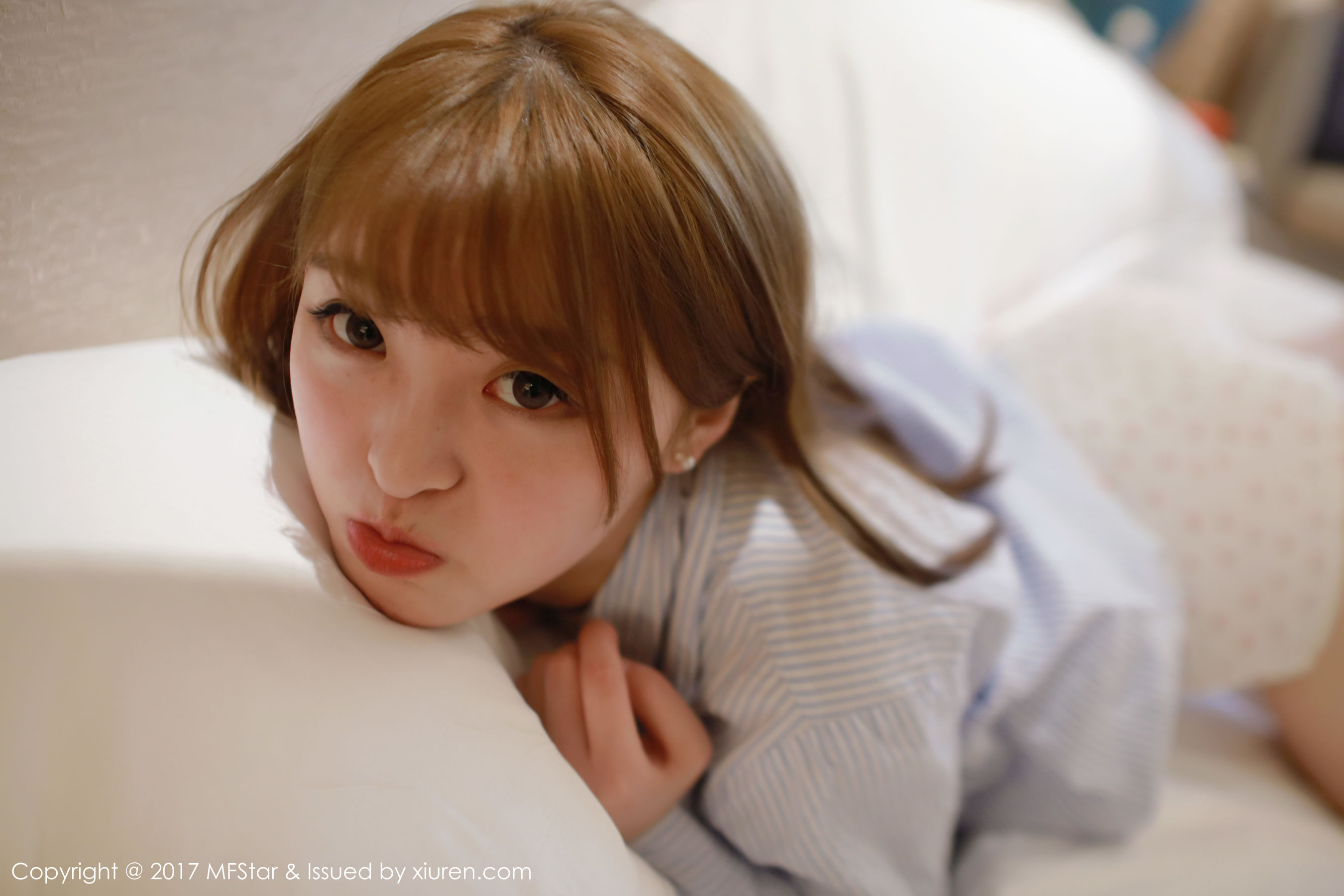 伊小七MoMo《草莓内裤+衬衫系列》 [模范学院MFStar] Vol.096