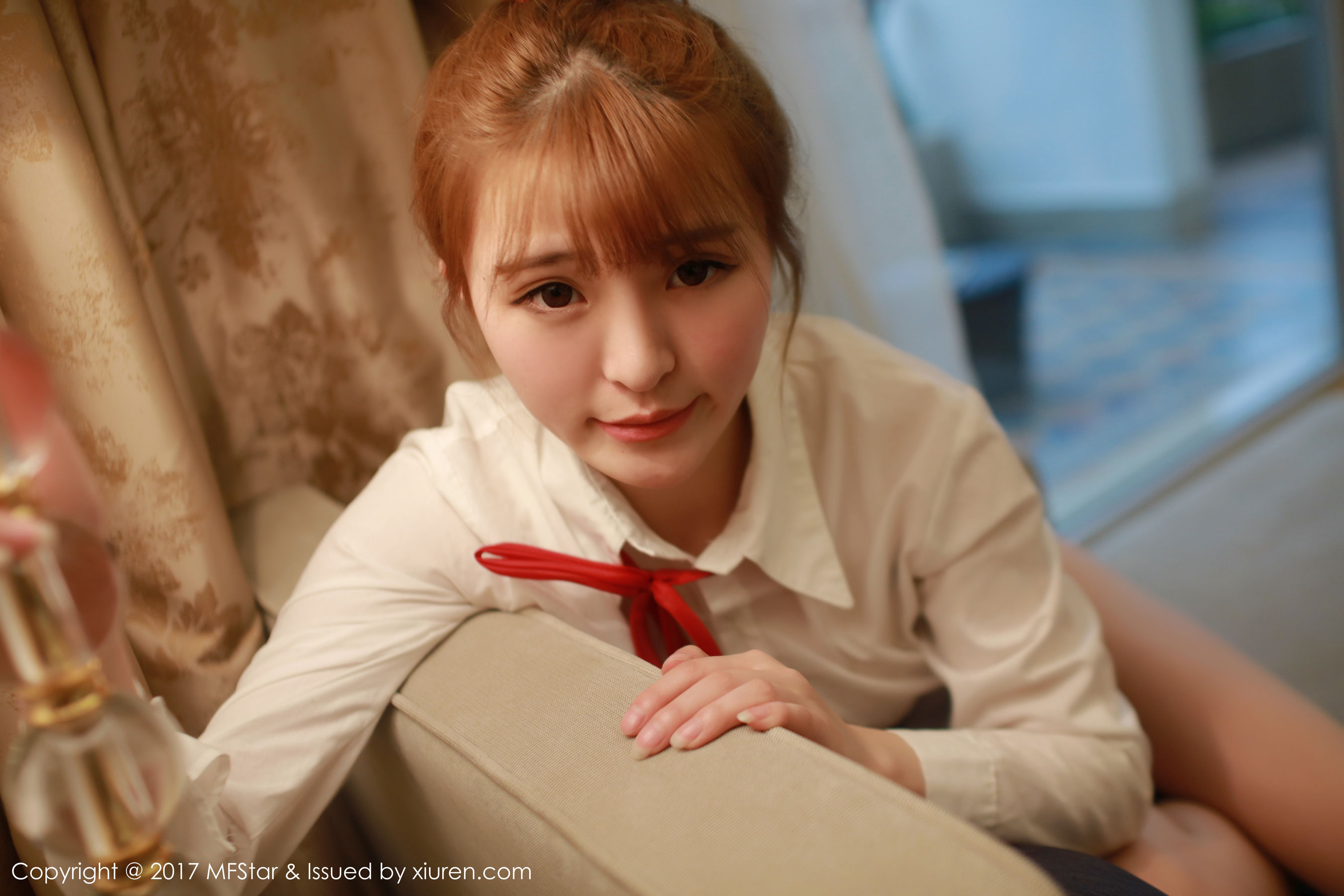 伊小七MoMo《学生装白衬衫+短裙系列》 [模范学院MFStar] Vol.098