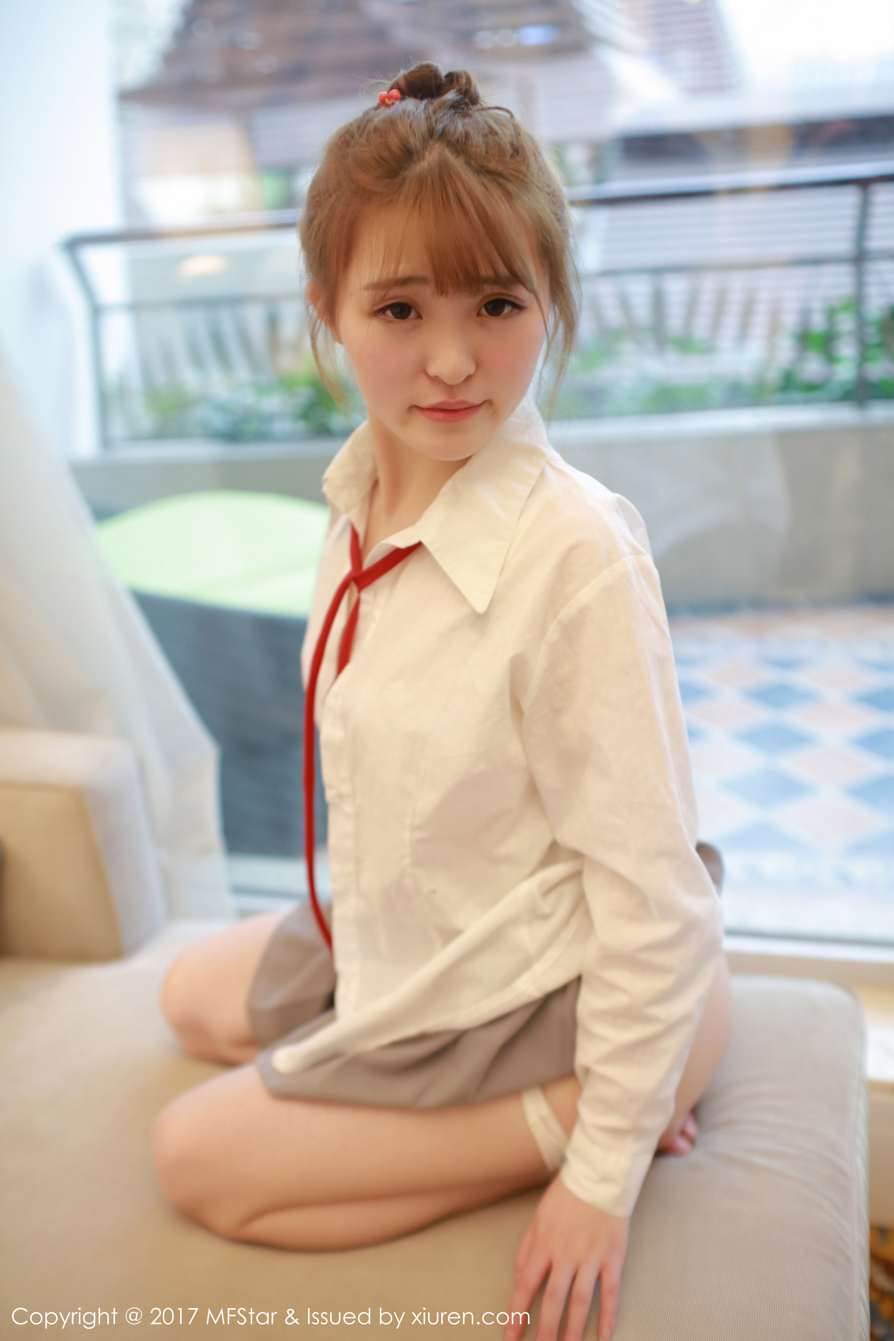 伊小七MoMo《学生装白衬衫+短裙系列》 [模范学院MFStar] Vol.098