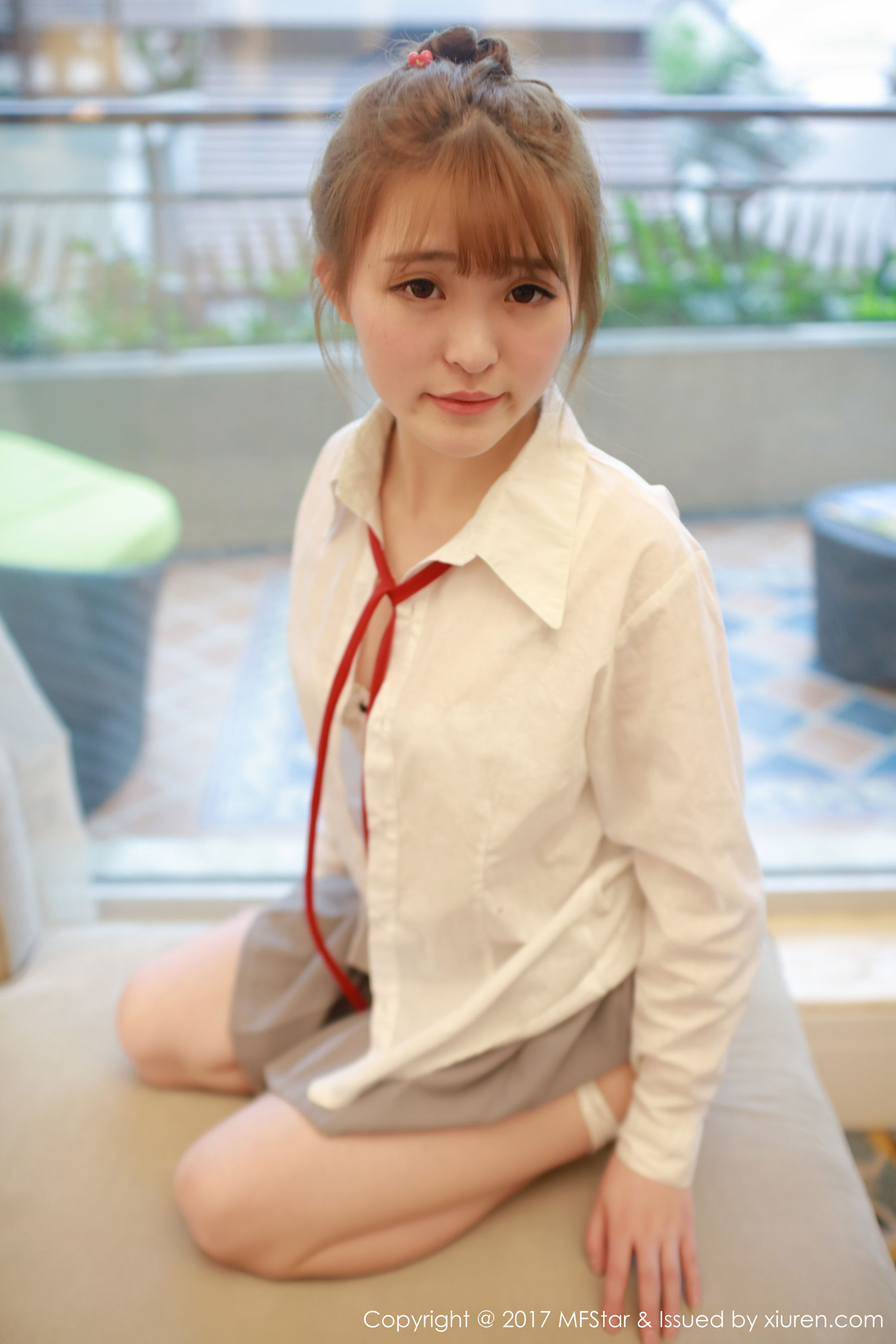 伊小七MoMo《学生装白衬衫+短裙系列》 [模范学院MFStar] Vol.098