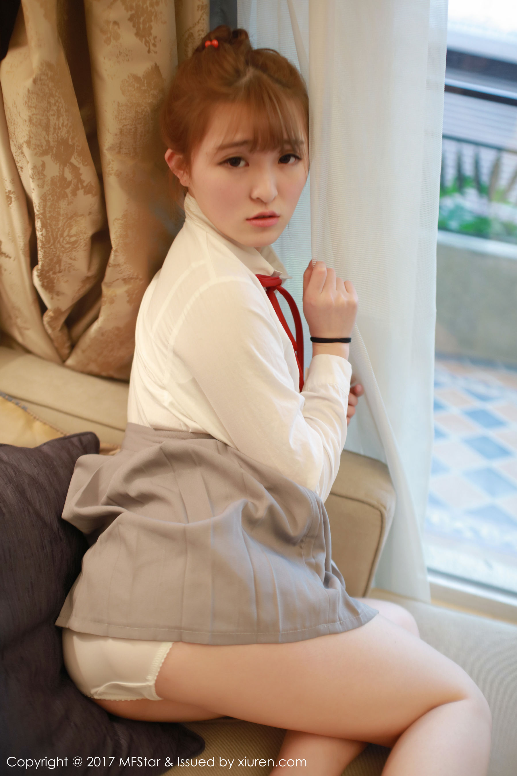 伊小七MoMo《学生装白衬衫+短裙系列》 [模范学院MFStar] Vol.098