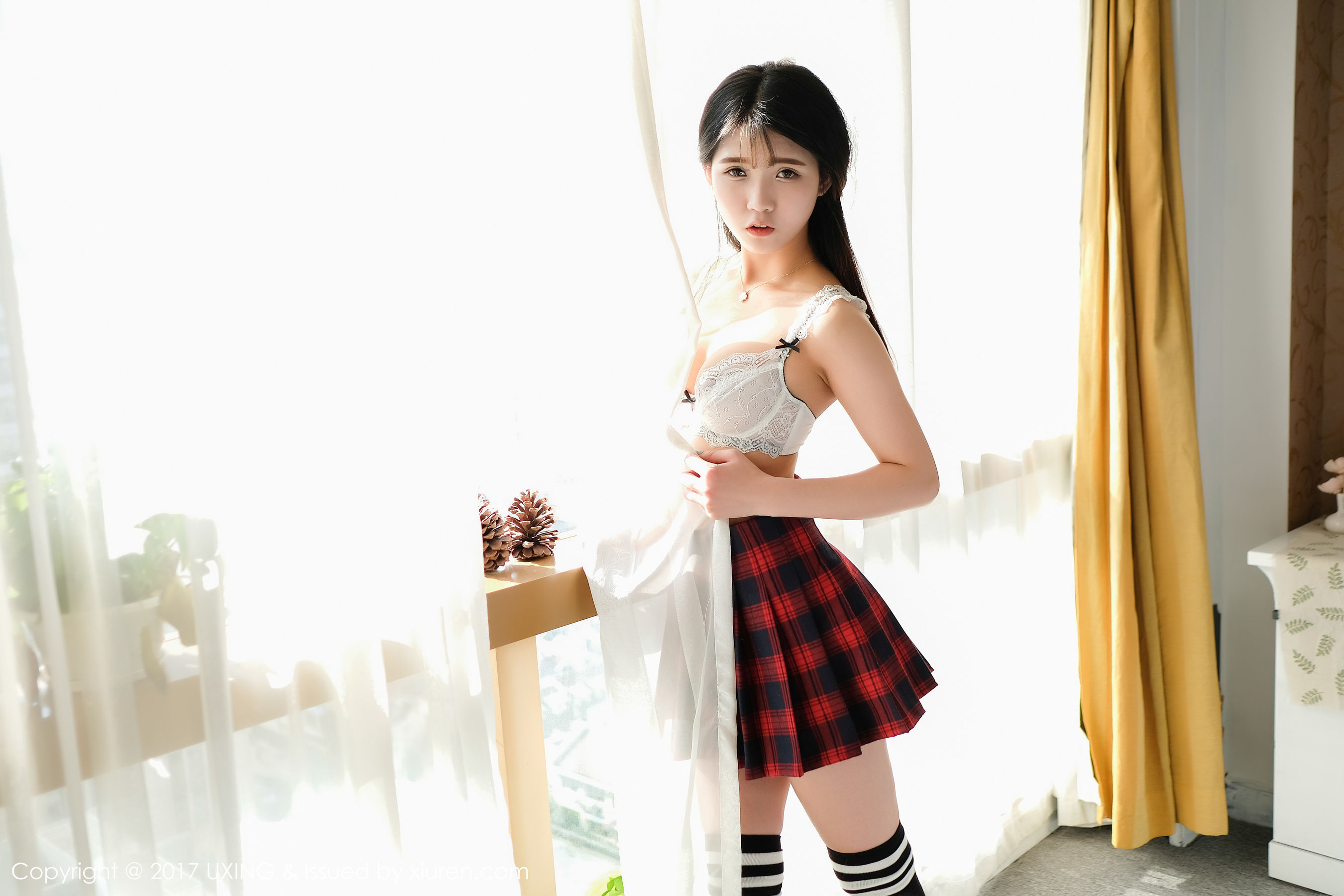 可爱的小叶子《衬衫学生装+蕾丝内衣装扮》 [优星馆UXING] VOL.046