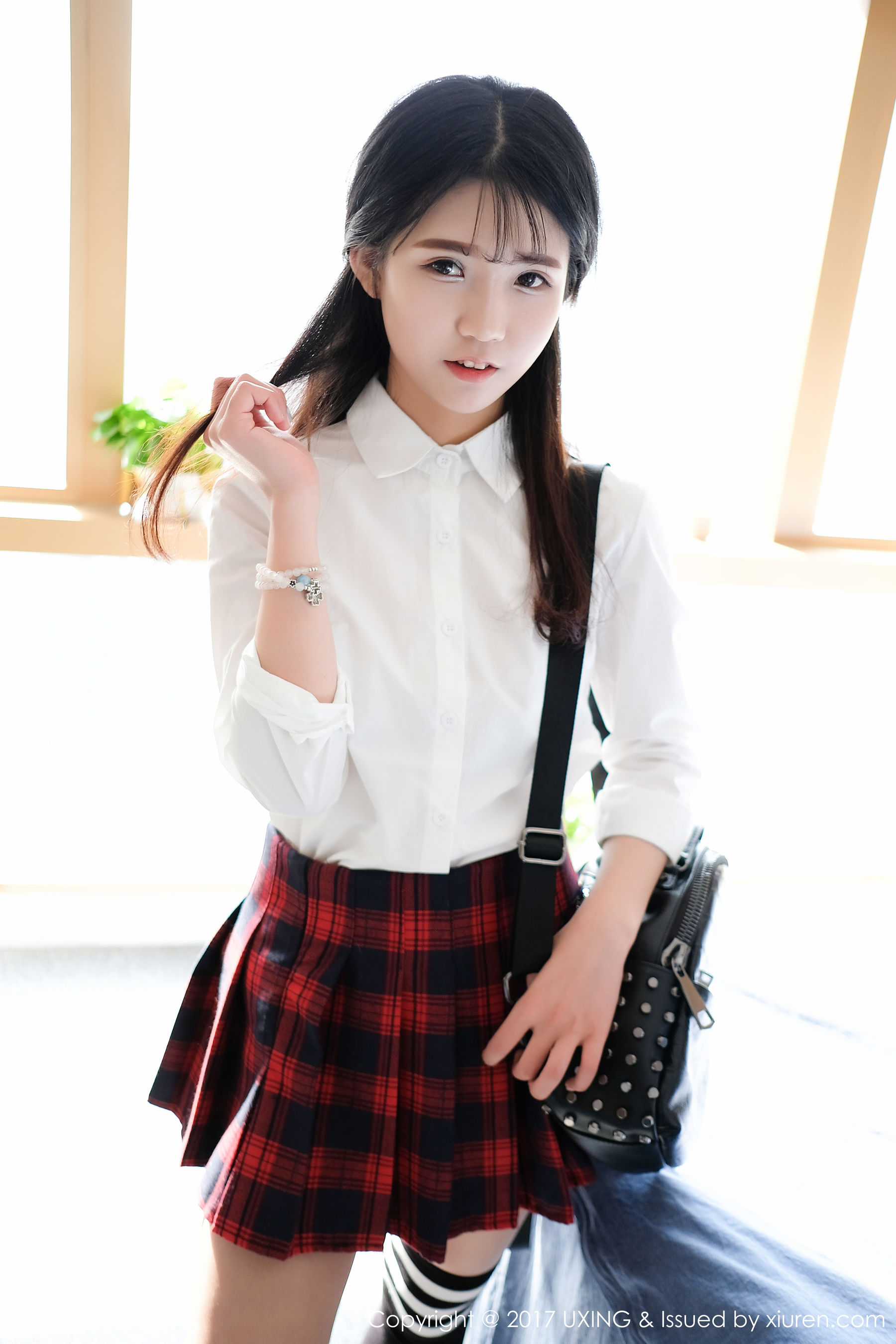 可爱的小叶子《衬衫学生装+蕾丝内衣装扮》 [优星馆UXING] VOL.046