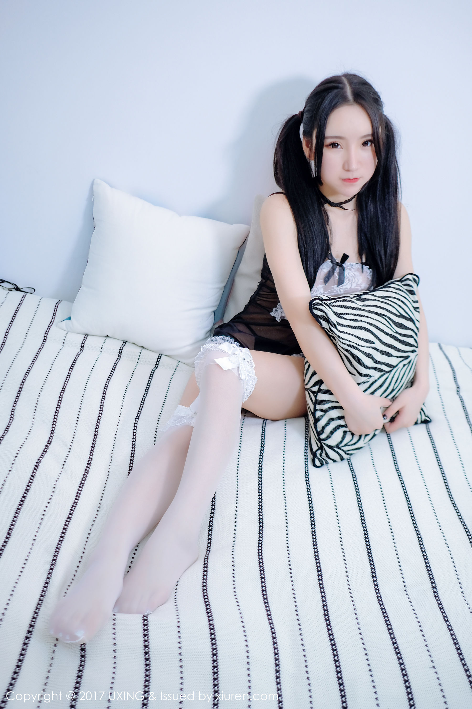周于希dummy《诱惑女仆装、性感皮衣、蕾丝吊袜》 [优星馆UXING] VOL.055