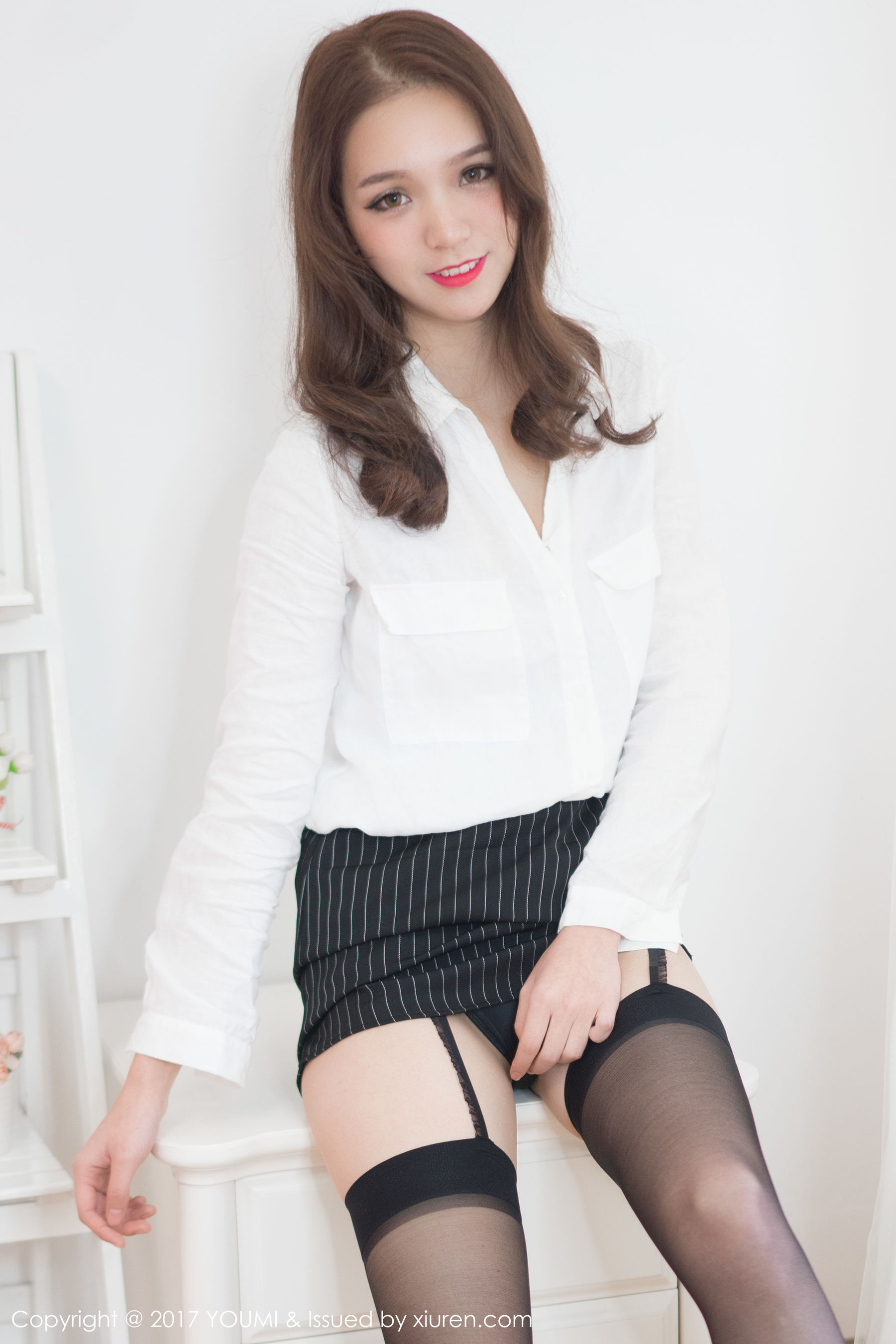 不柠bling《粉红兔女郎与黑丝OL》 [尤蜜荟YouMi] Vol.047