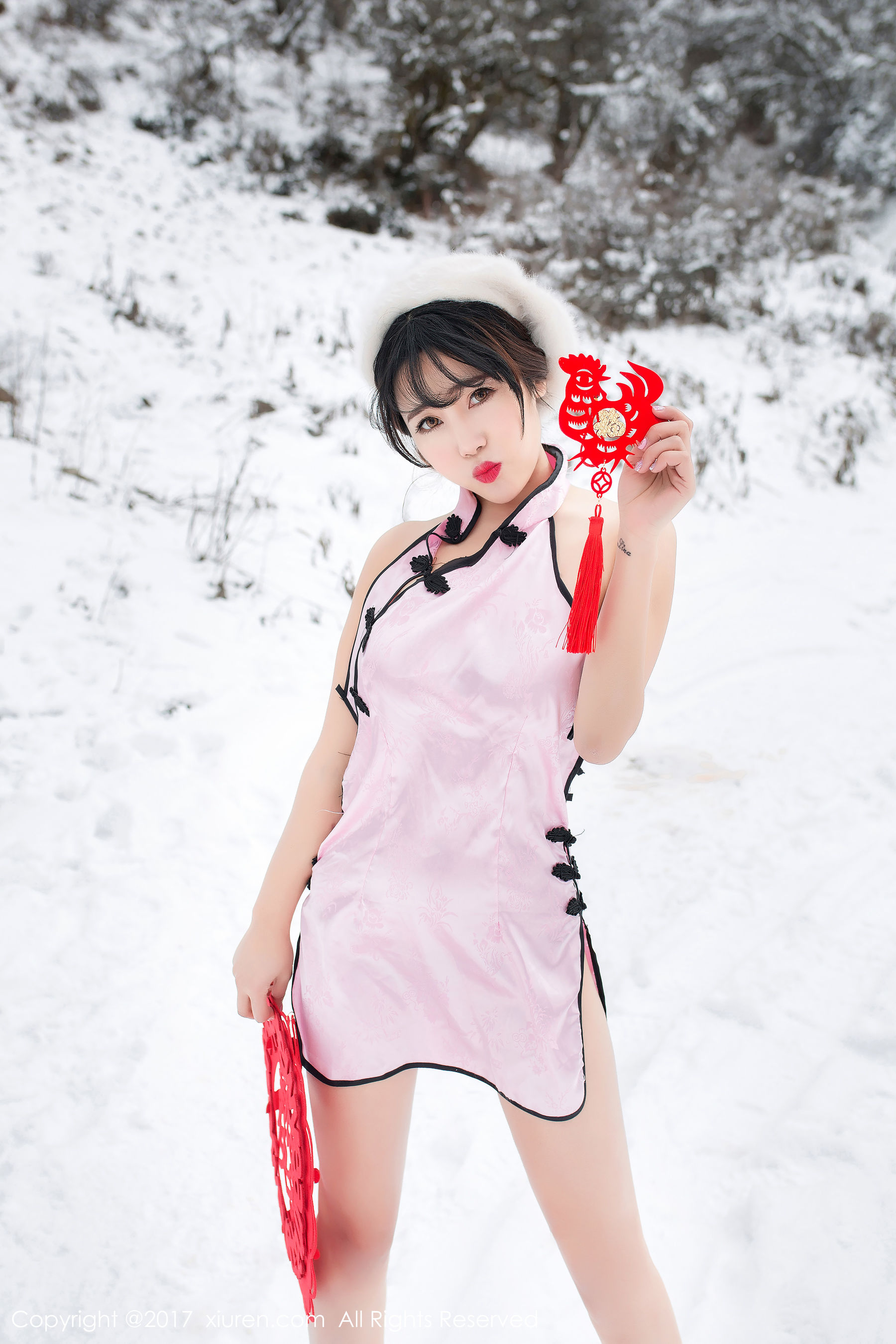 兜豆靓Youlina《新年贺岁》 [秀人网XIUREN] No.686