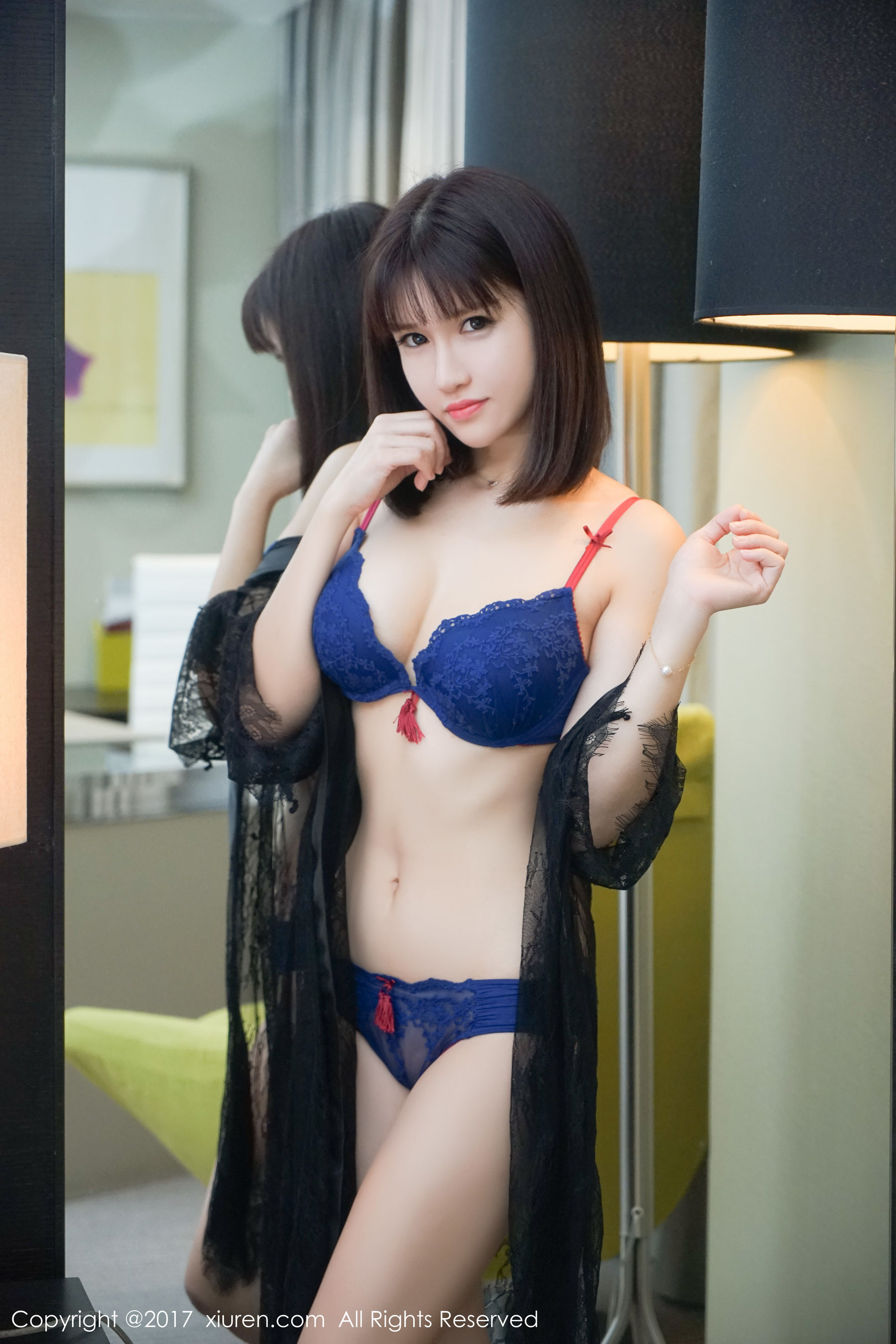 K8傲娇萌萌Vivian《黑色蕾丝魅惑》 [秀人网XIUREN] No.697