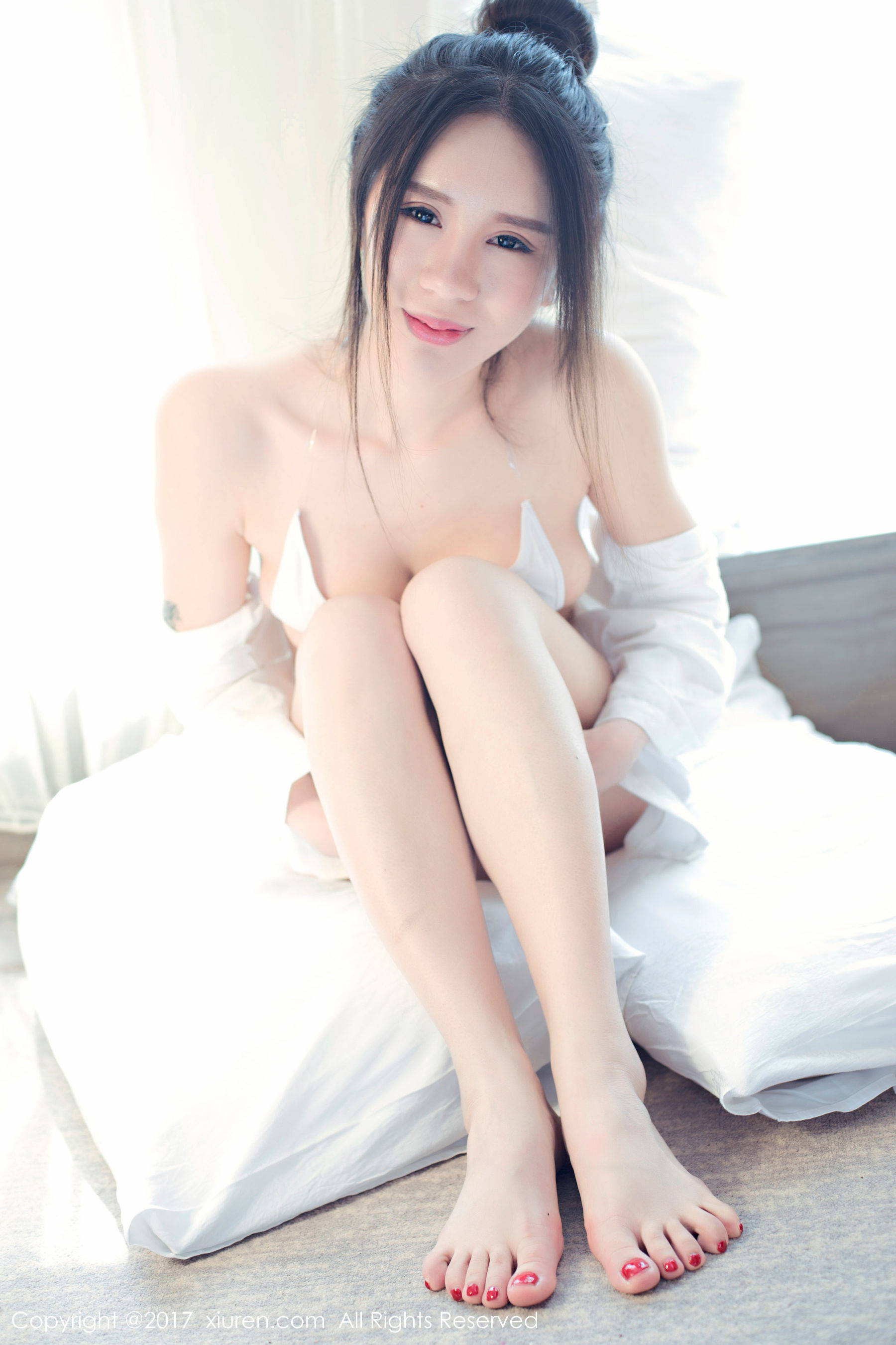欧阳若依《白色比基尼和大尺度蕾丝女仆死库水》 [秀人网XIUREN] No.715