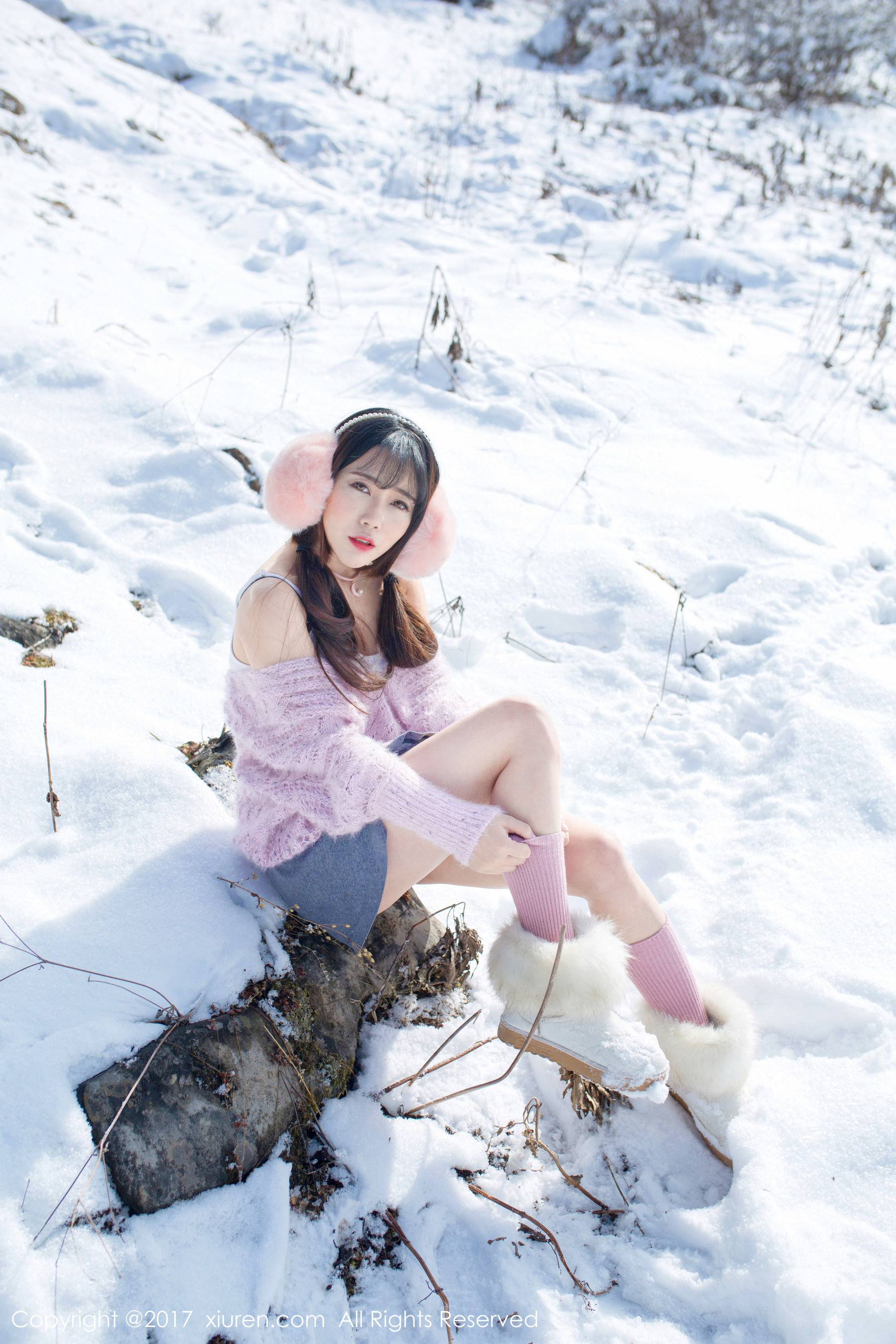 兜豆靓Youlina《冬天雪地人体摄影》 [秀人网XIUREN] No.720