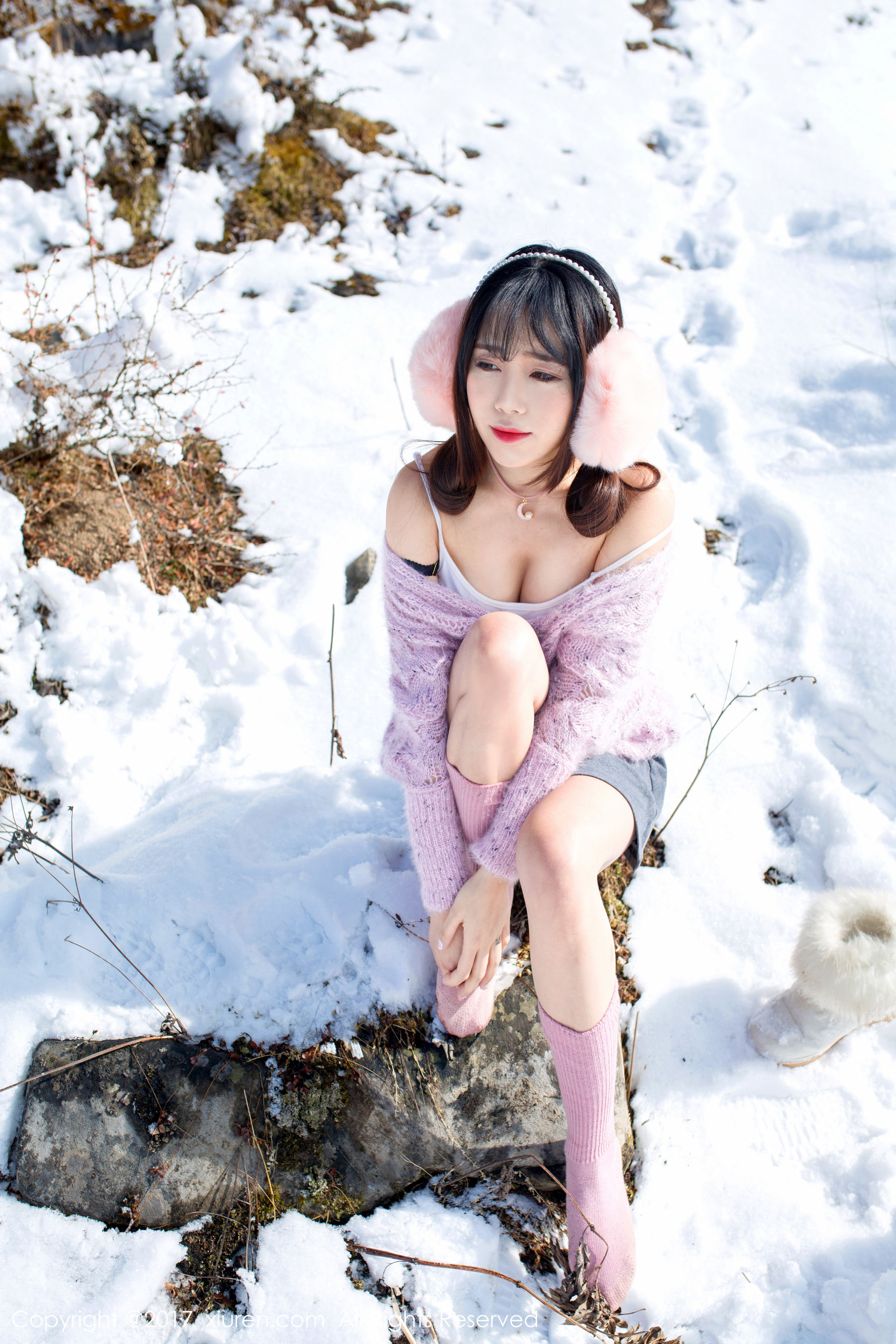 兜豆靓Youlina《冬天雪地人体摄影》 [秀人网XIUREN] No.720