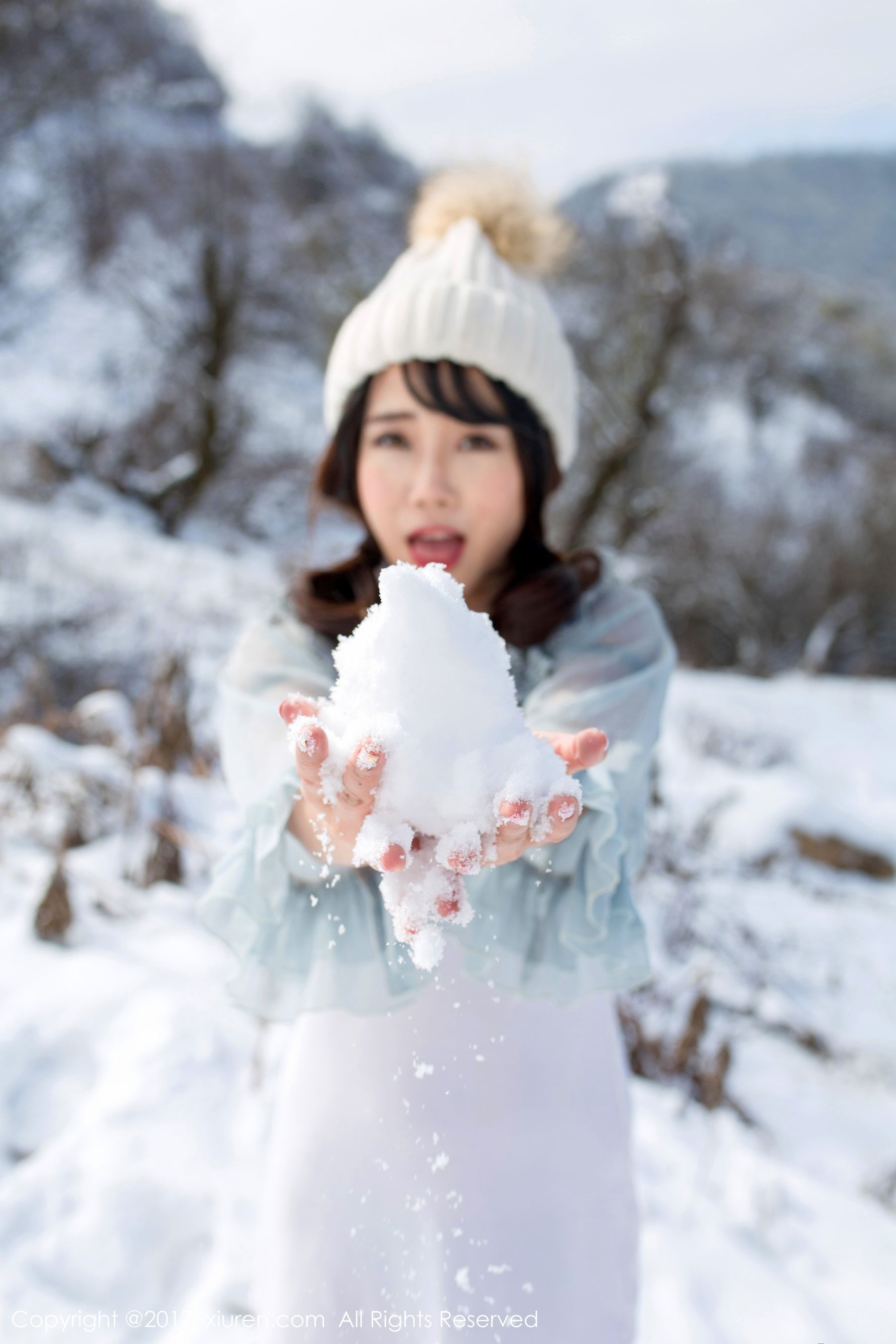 兜豆靓Youlina《冬天雪地人体摄影》 [秀人网XIUREN] No.720
