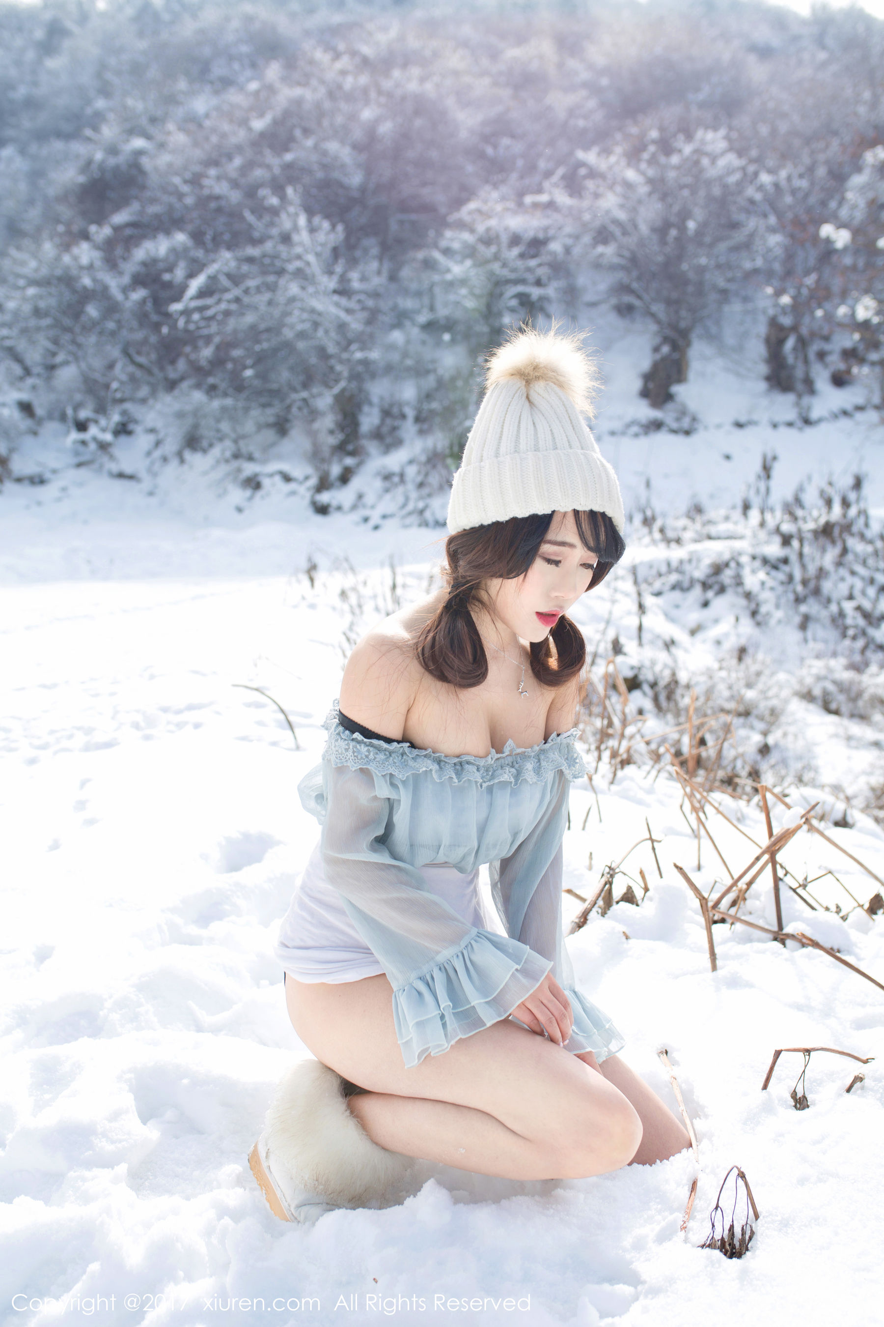 兜豆靓Youlina《冬天雪地人体摄影》 [秀人网XIUREN] No.720