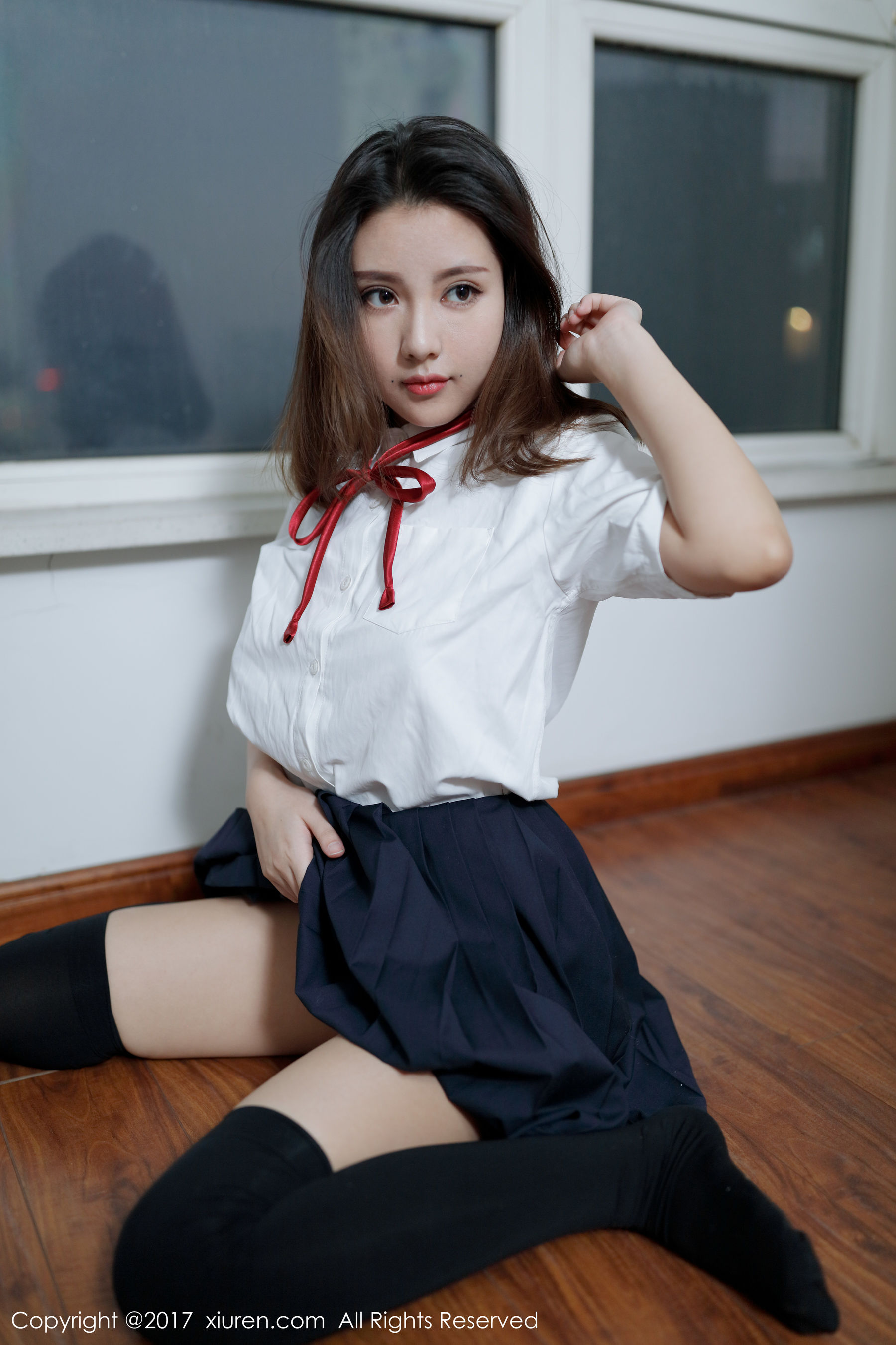 小魔女奈奈《学生装+草莓内衣》 [秀人网XIUREN] No.726