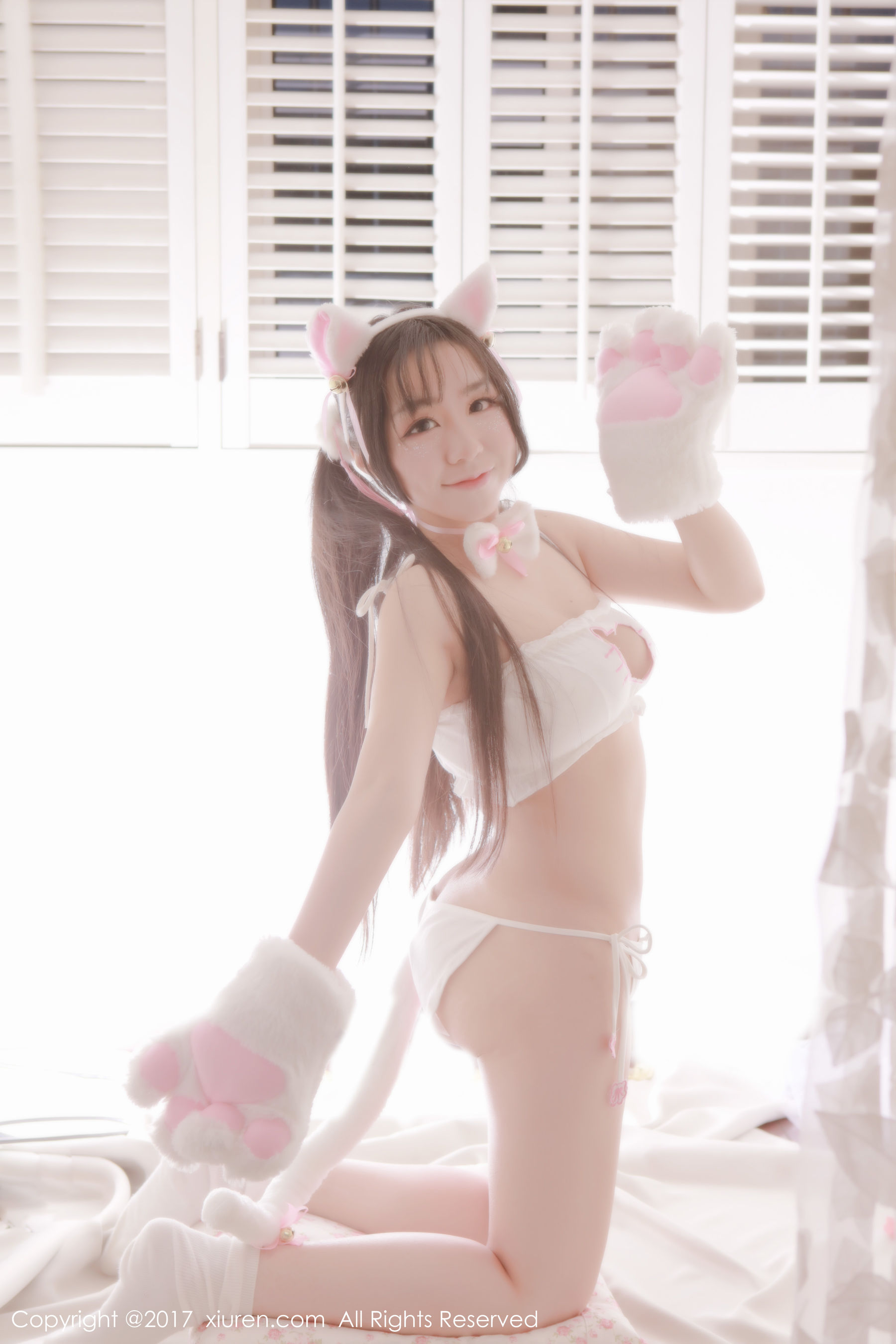 吃白菜的vi菜菜《长着猫耳朵及尾巴的清纯可爱少女》 [秀人网XIUREN] No.753