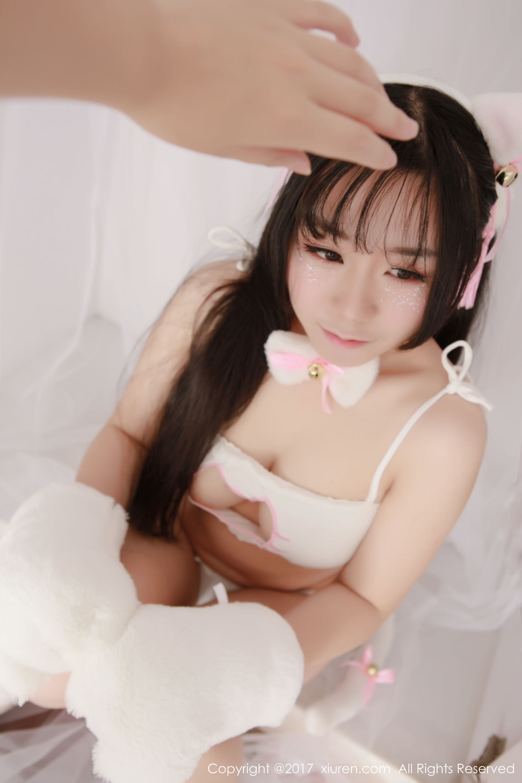 吃白菜的vi菜菜《长着猫耳朵及尾巴的清纯可爱少女》 [秀人网XIUREN] No.753