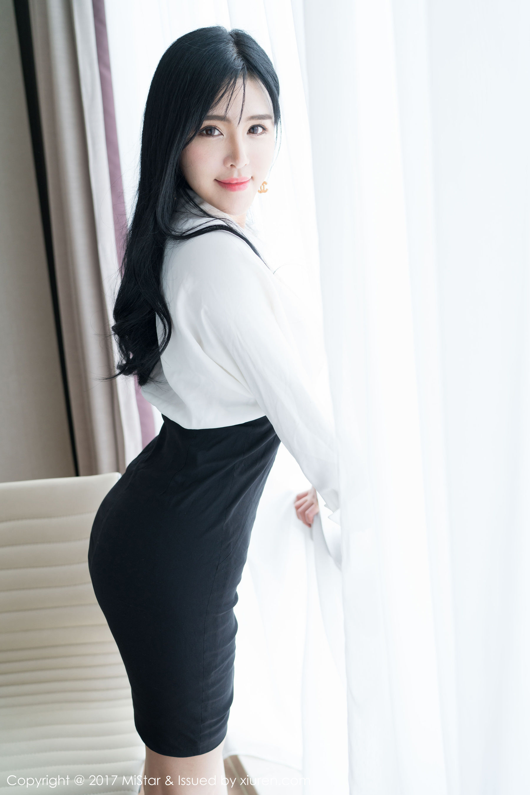 刘钰儿《性感OL秘书系列》 [魅妍社MiStar] VOL.172