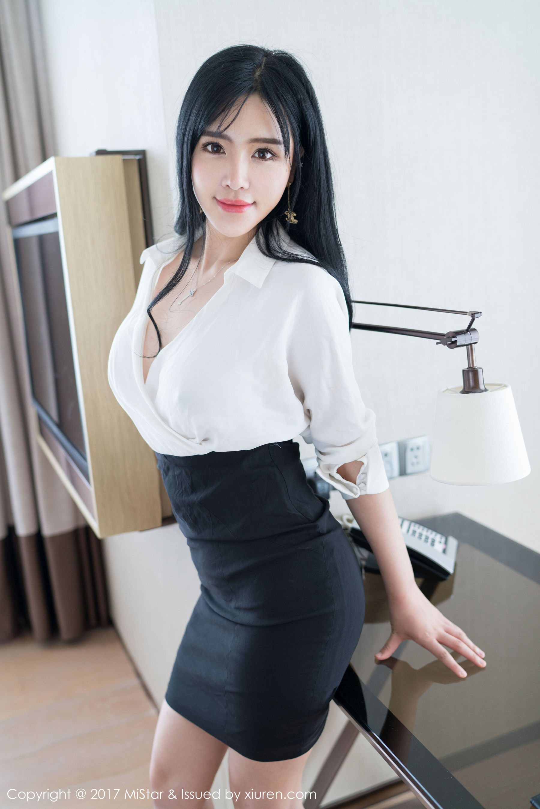 刘钰儿《性感OL秘书系列》 [魅妍社MiStar] VOL.172
