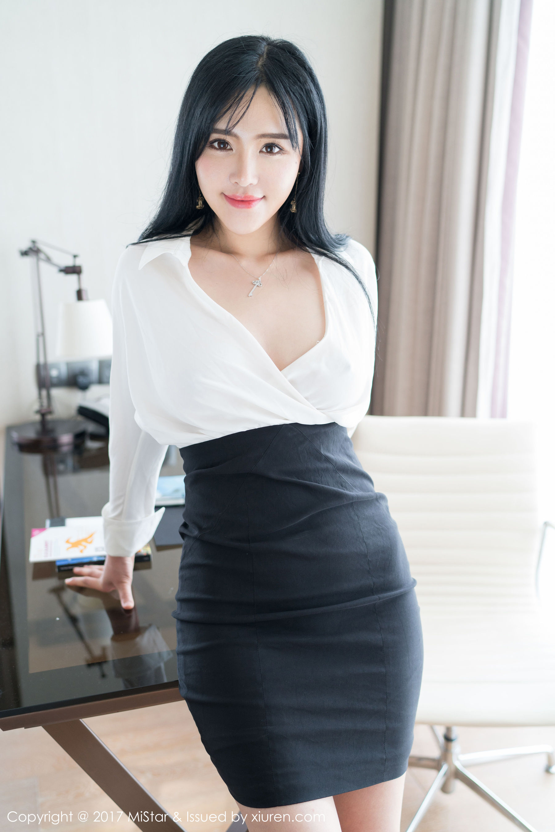 刘钰儿《性感OL秘书系列》 [魅妍社MiStar] VOL.172
