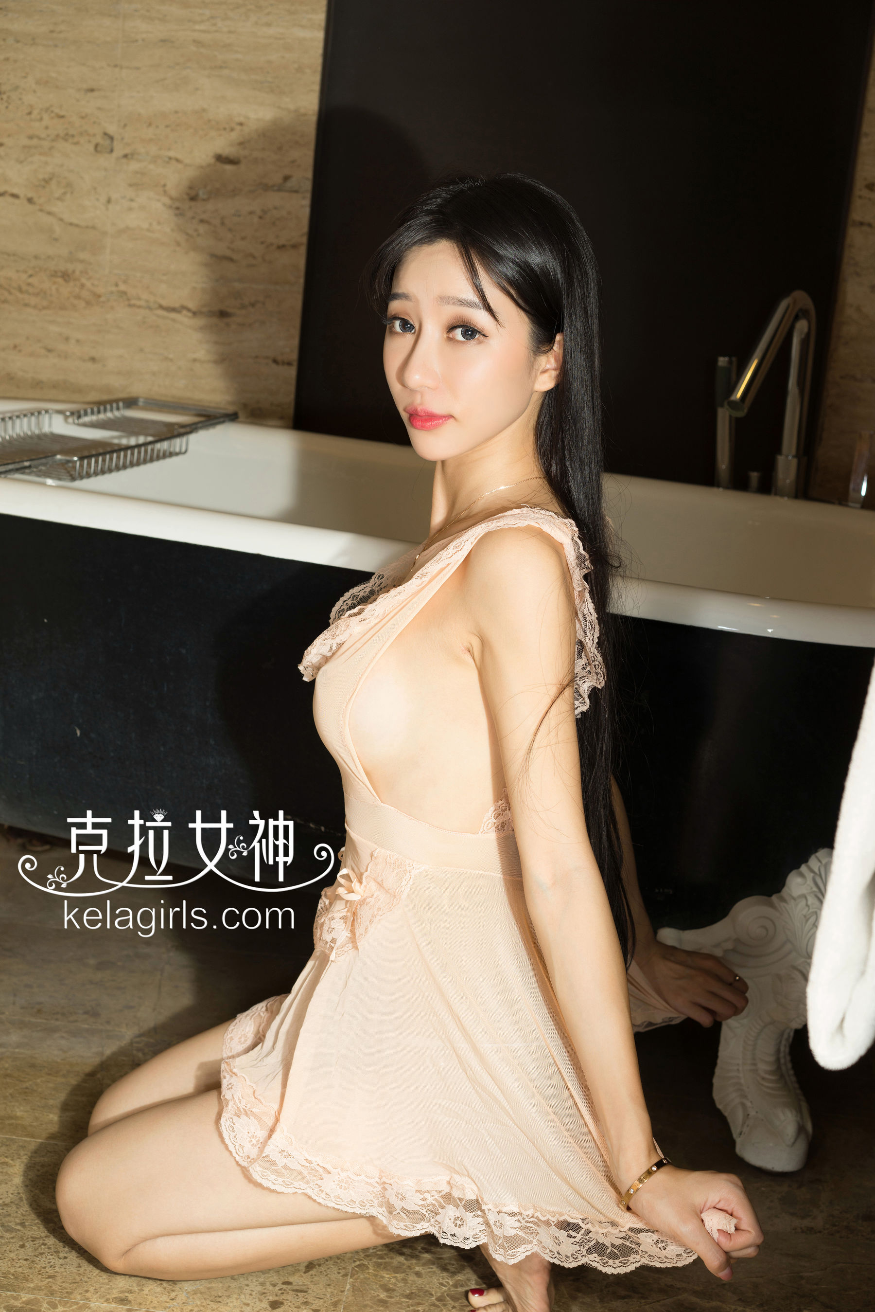 吴倩倩《围裙?春光》 [克拉女神]