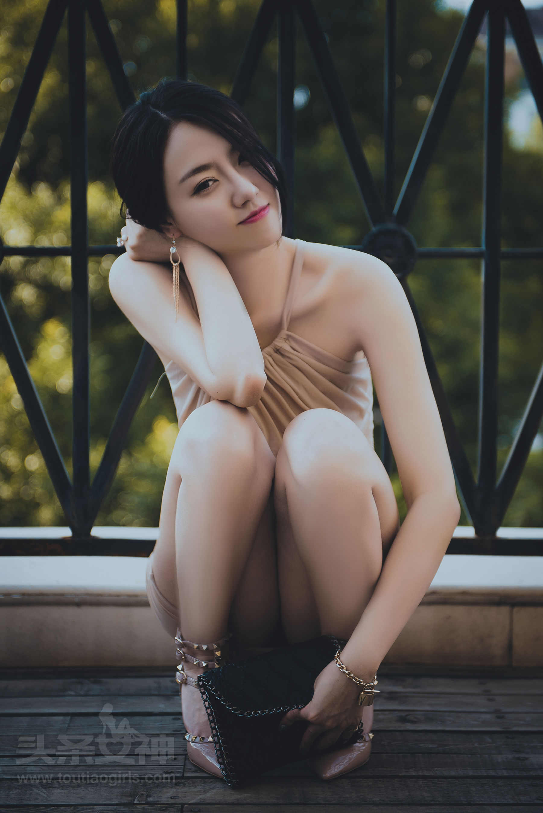 丹丹《爱在深秋》 [头条女神]