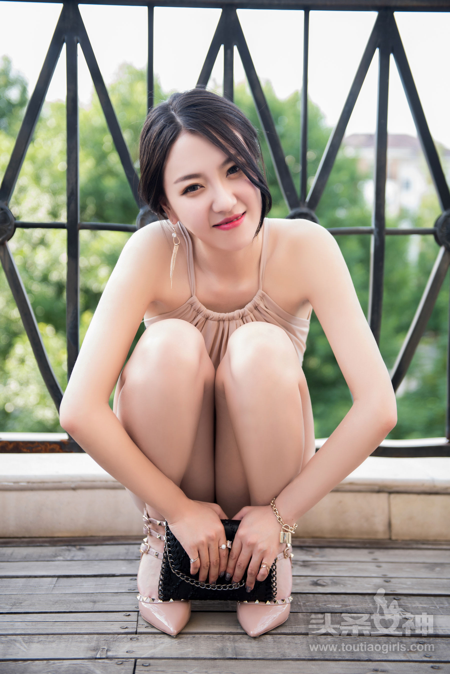丹丹《爱在深秋》 [头条女神]