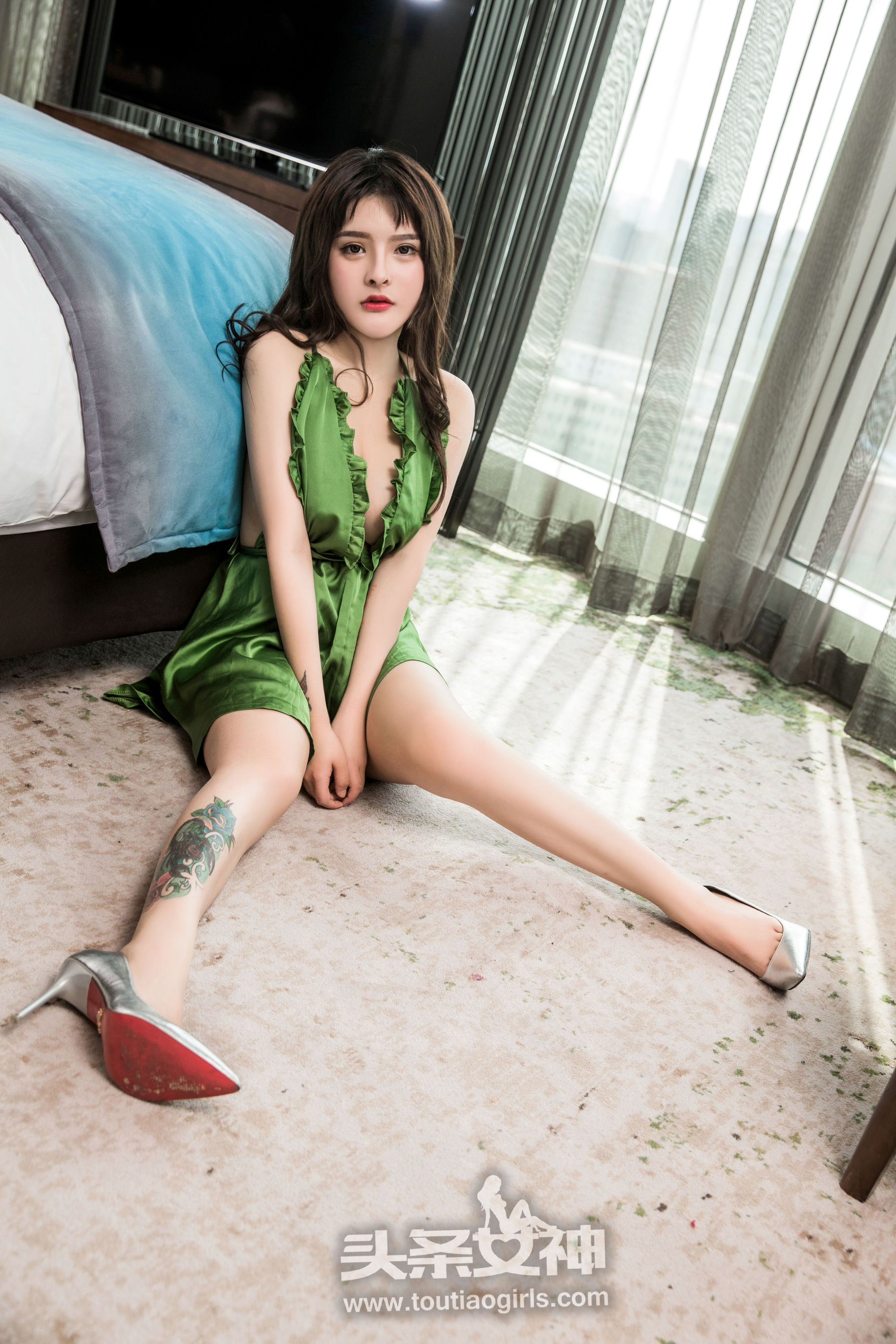 杨漫妮《绿色小妖》 [头条女神]