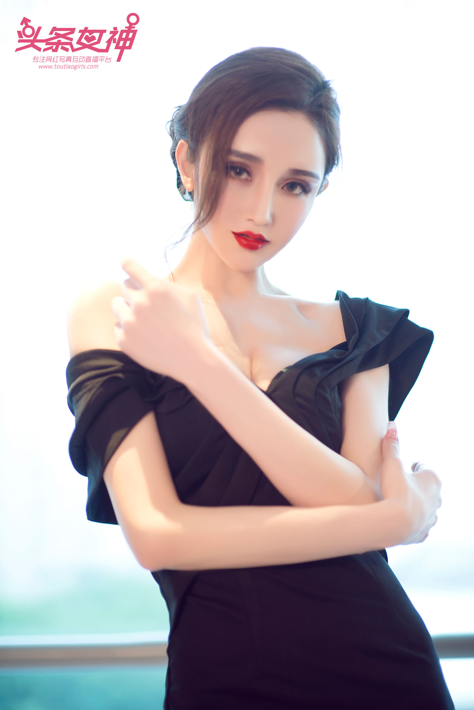 阿依努尔瓦娅《公主驾到》 [头条女神]
