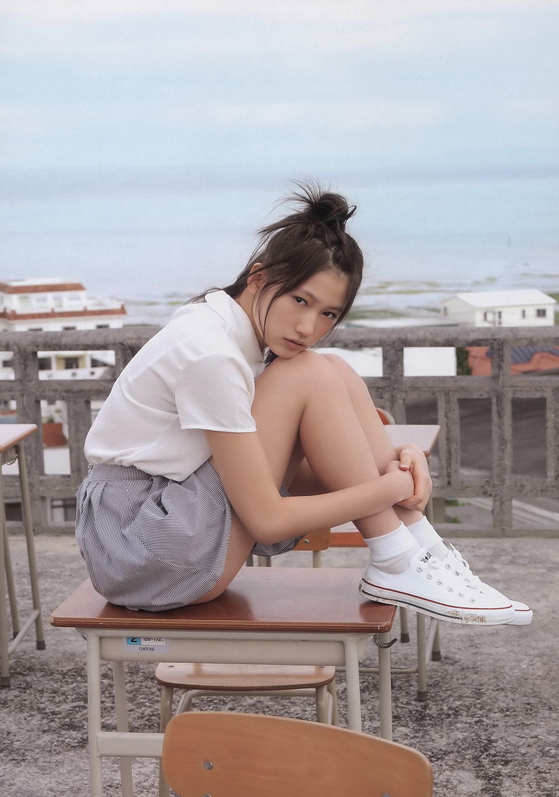 AKB48 小池里奈 奥仲麻琴 倉科カナ 大野いと 手塚纱掬 [Weekly Playboy] 2011年No.16 写真杂志