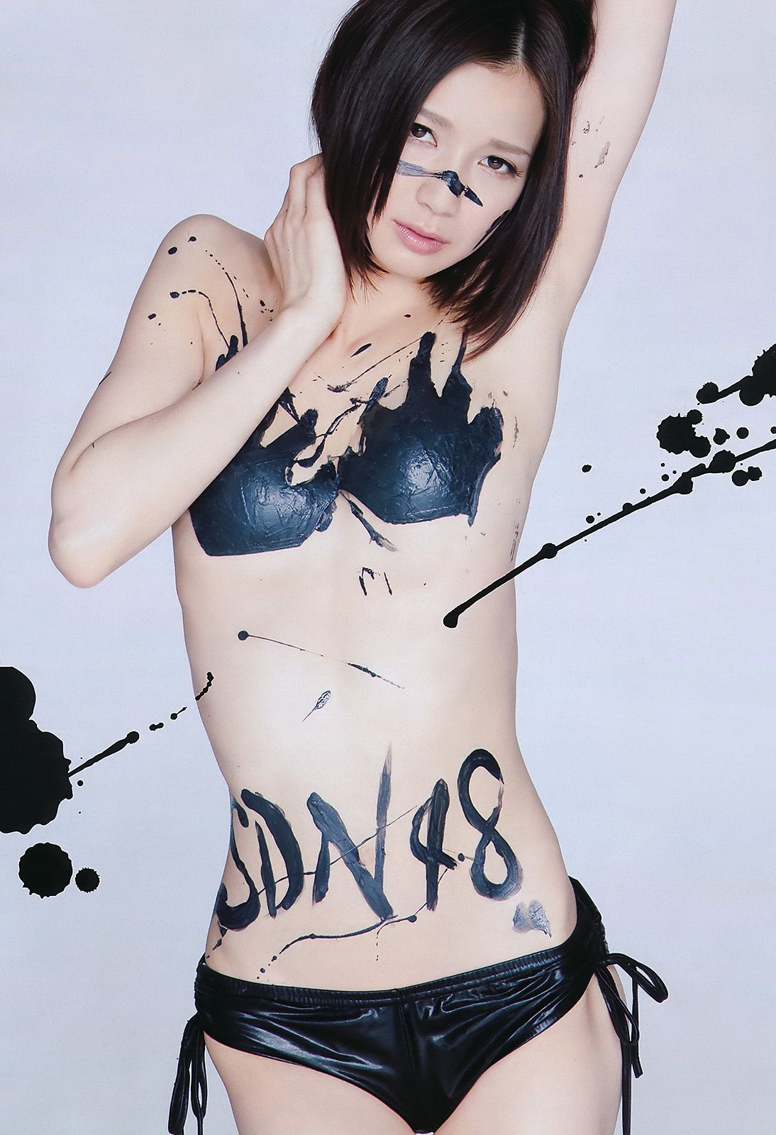竹富聖花 有末麻祐子 森崎友紀 AKB48 SDN48 田中涼子 星美りか 原紗央莉 [Weekly Playboy] 2011年No.33 写真杂志