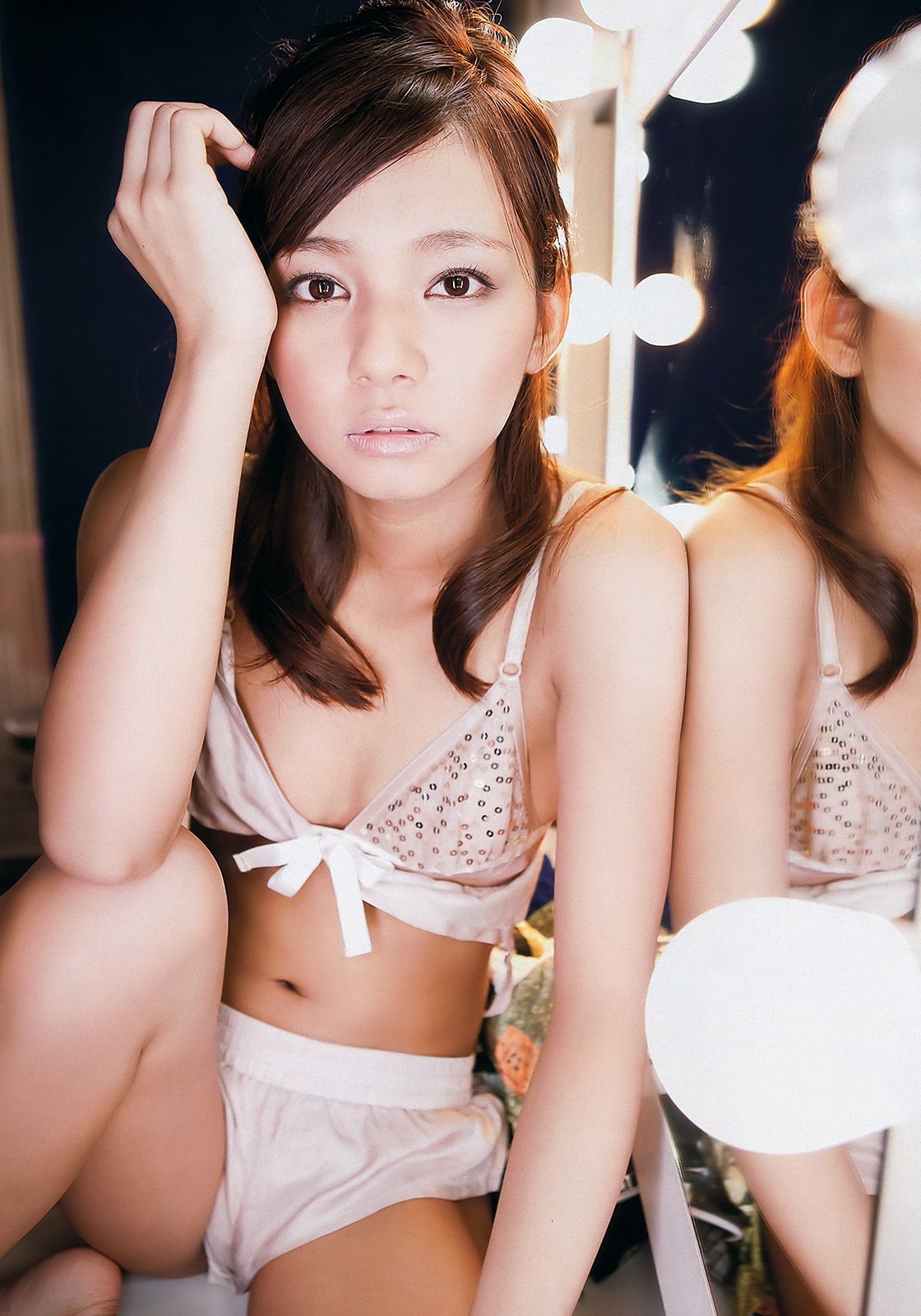 篠田麻里子 丹羽未来帆 逢沢りな 林丹丹 石田纱英子 阿部真理 臼田あさ美 [Weekly Playboy] 2011年No.51 写真杂志